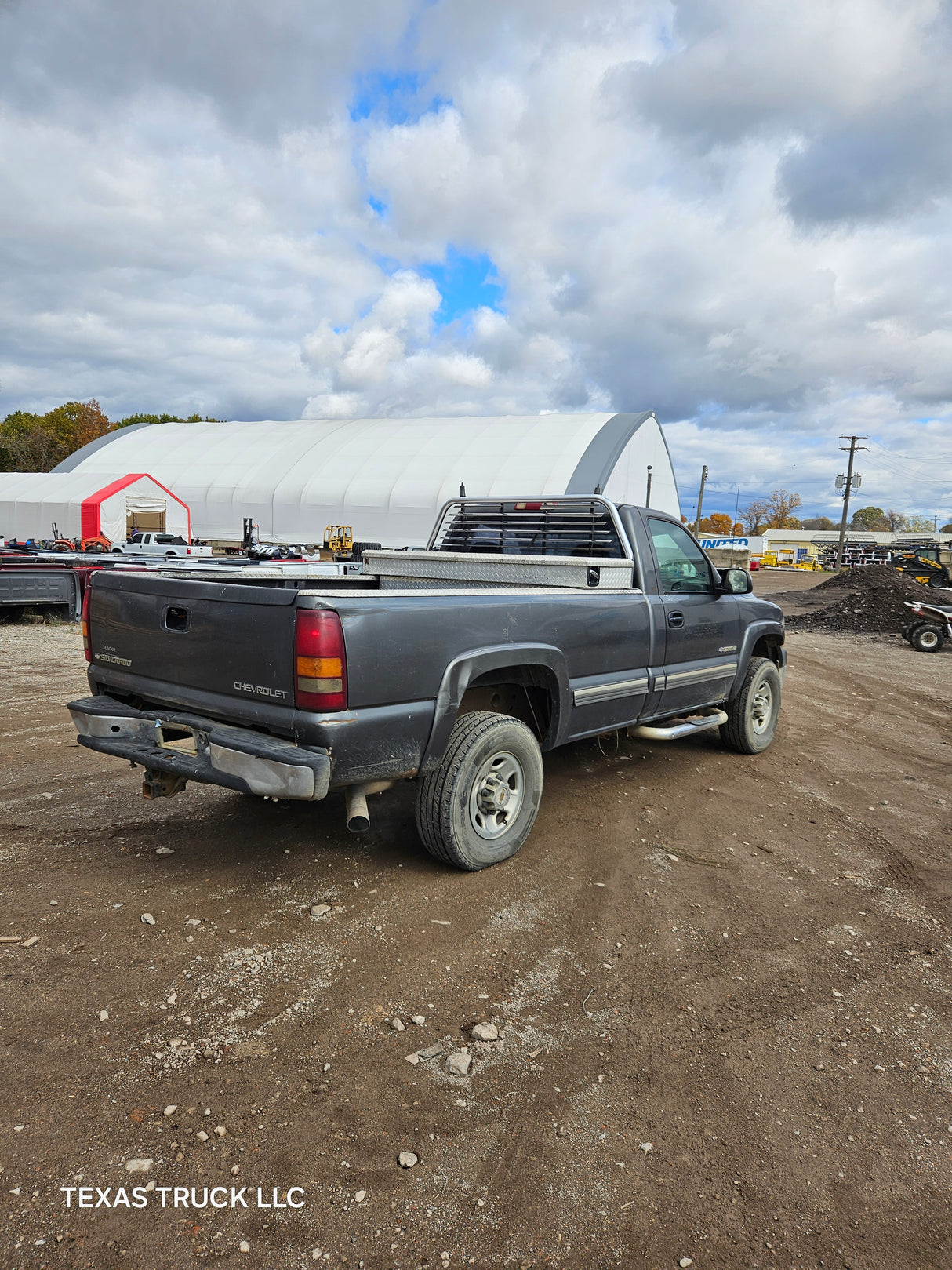 2002 Chevrolet Silverado 2500HD Regular Cab 8' Long Bed - FULL PART OUT