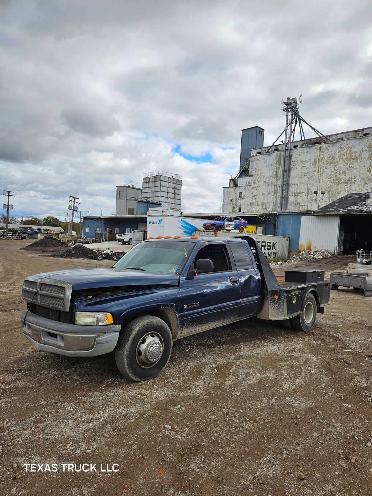 2000 DODGE RAM 3500 Extended Cab Long Bed Flatbed Cummins Manual Transmission - FULL PART OUT