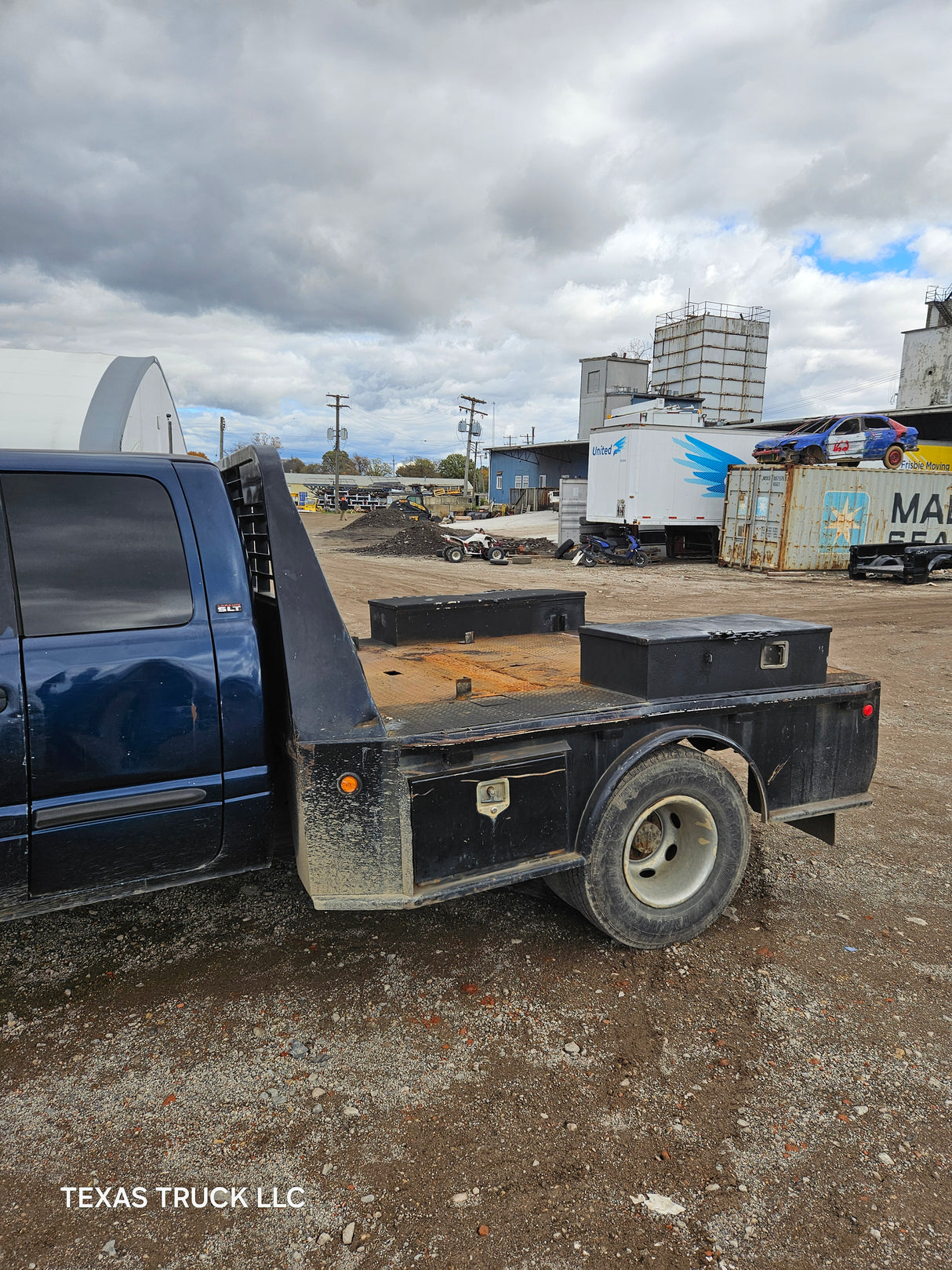 2000 DODGE RAM 3500 Extended Cab Long Bed Flatbed Cummins Manual Transmission - FULL PART OUT