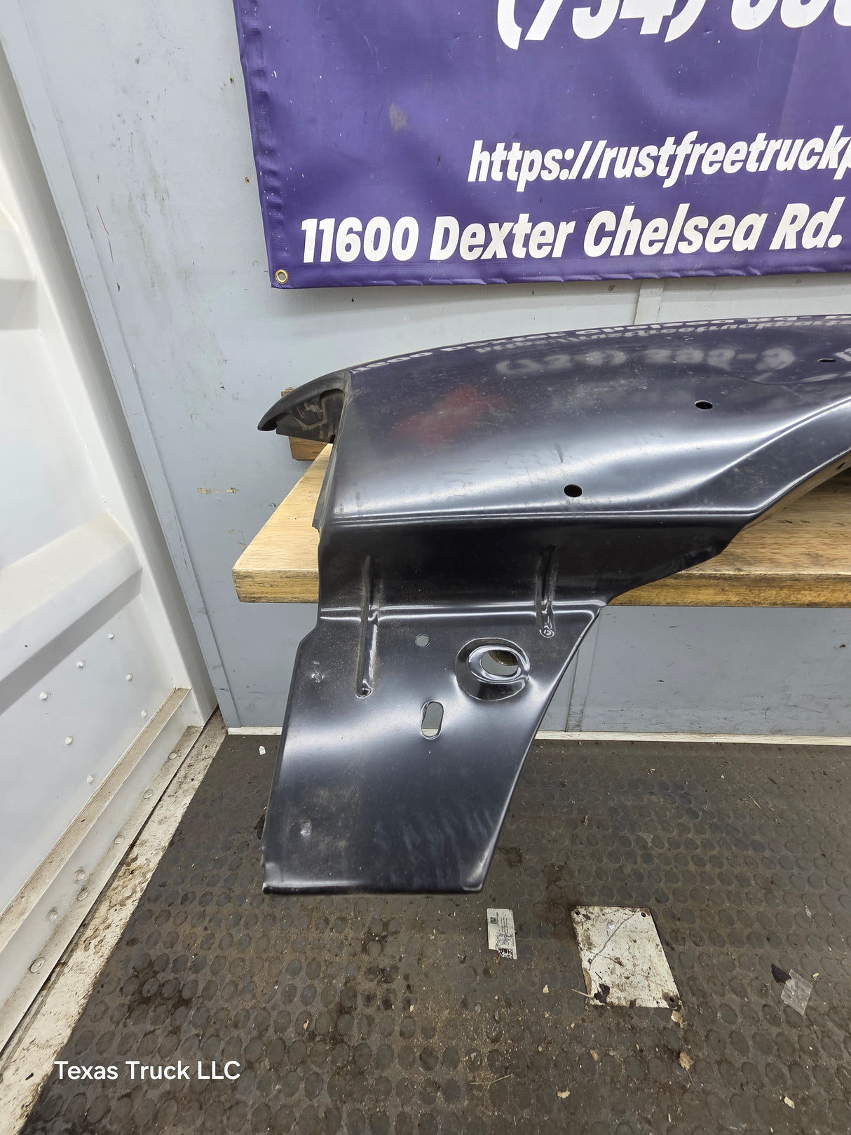 2004-2005 Ford Ranger Front LH Driver Side Fender With Flare Holes