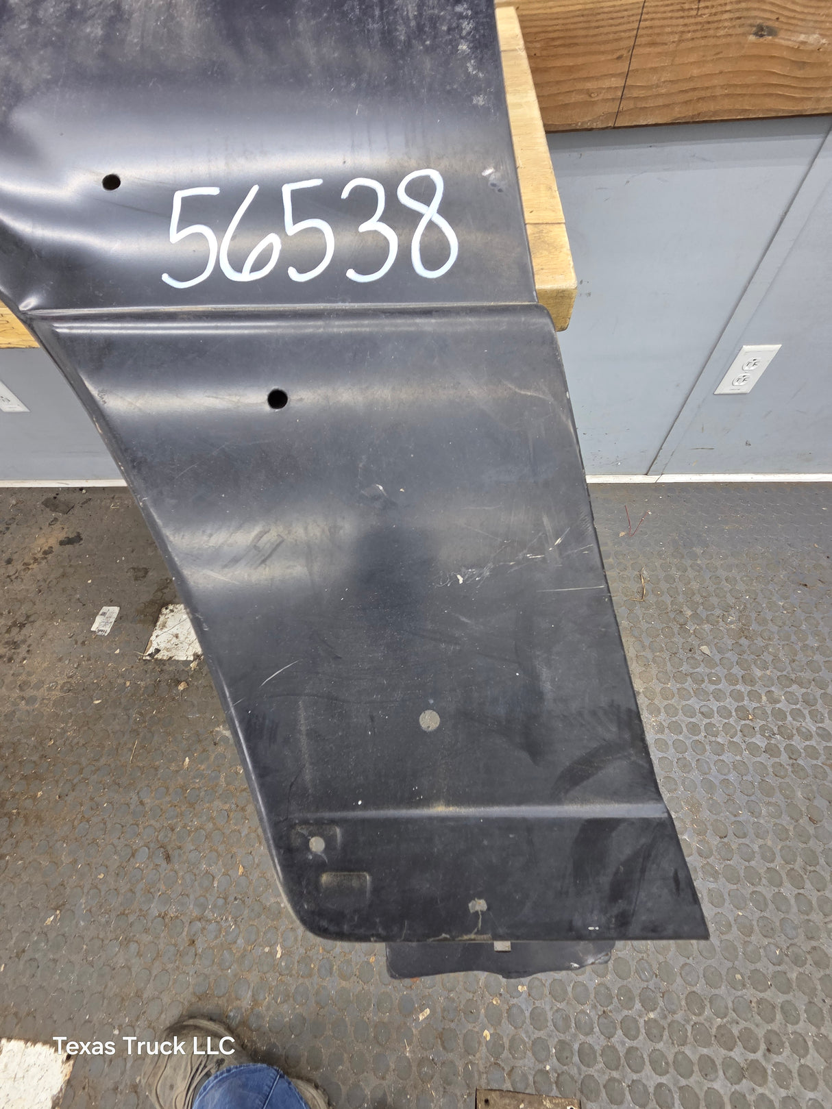 2004-2005 Ford Ranger Front LH Driver Side Fender With Flare Holes