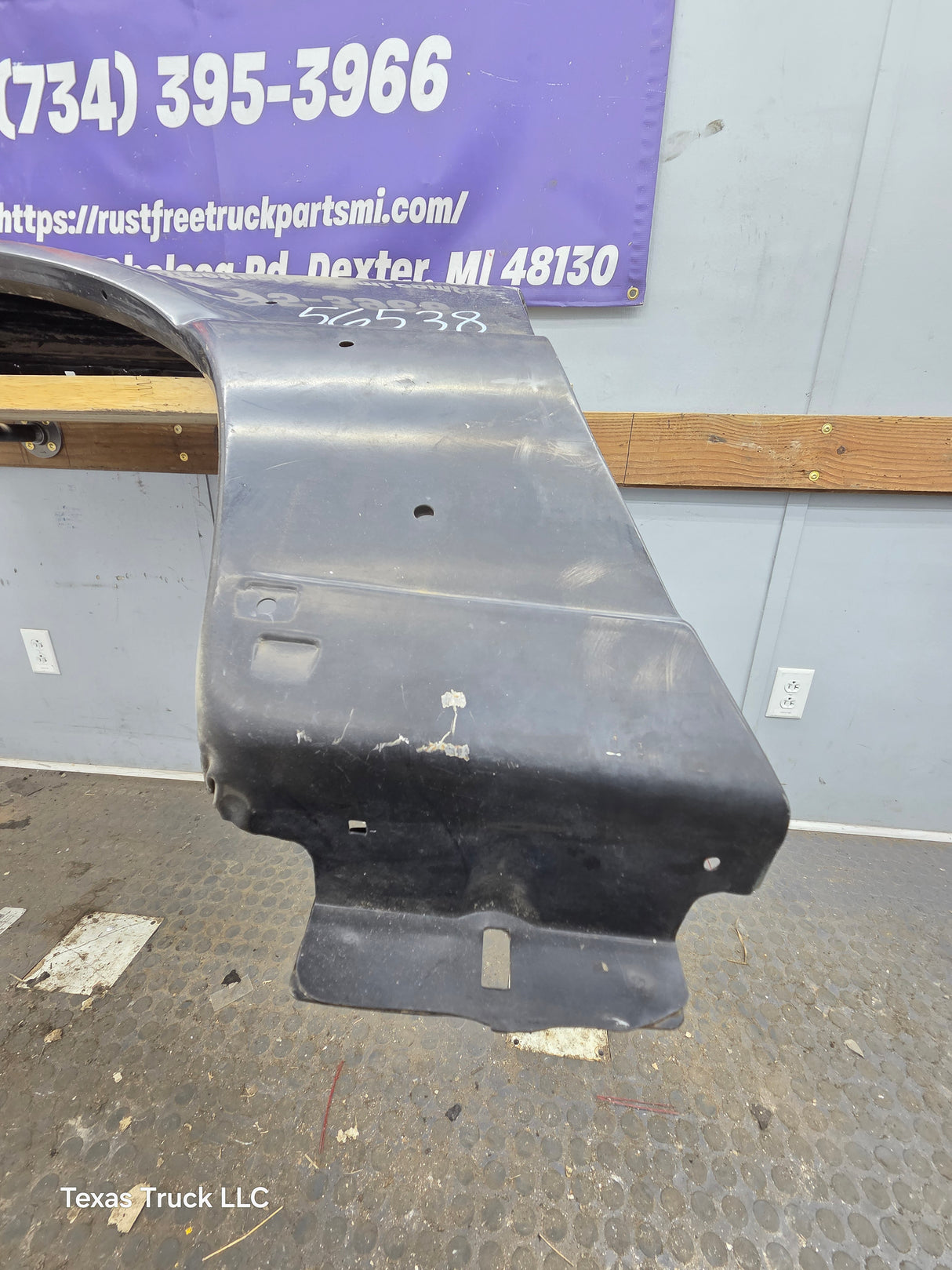 2004-2005 Ford Ranger Front LH Driver Side Fender With Flare Holes