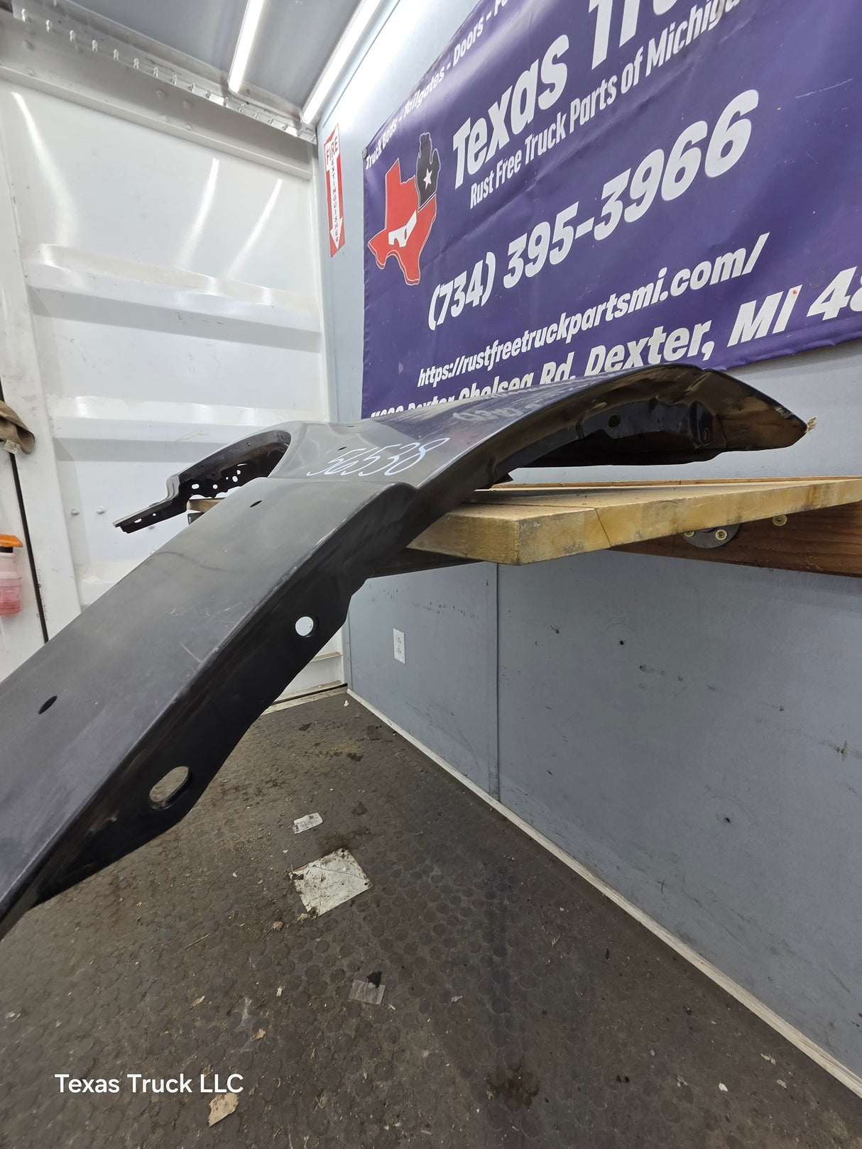 2004-2005 Ford Ranger Front LH Driver Side Fender With Flare Holes