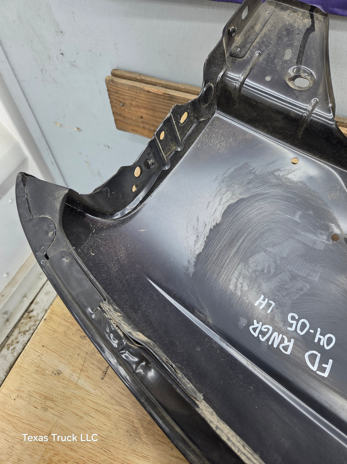 2004-2005 Ford Ranger Front LH Driver Side Fender With Flare Holes