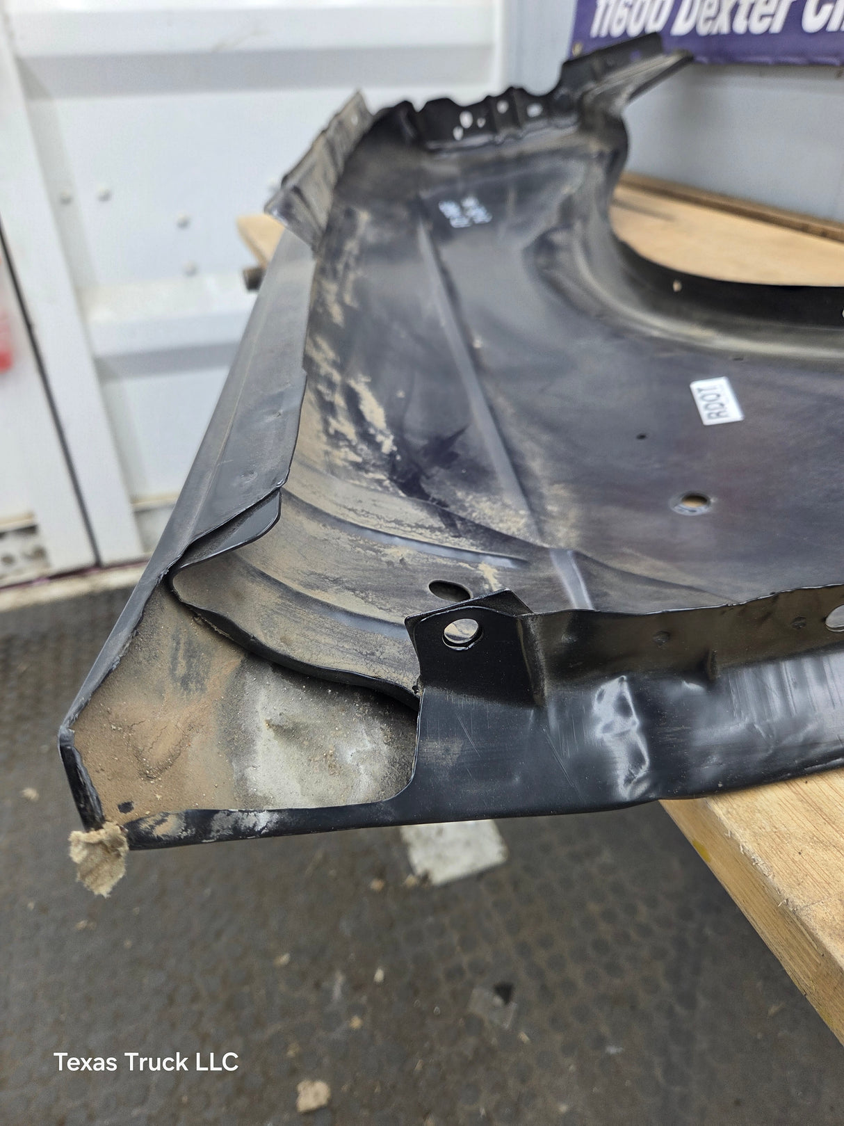 2004-2005 Ford Ranger Front LH Driver Side Fender With Flare Holes