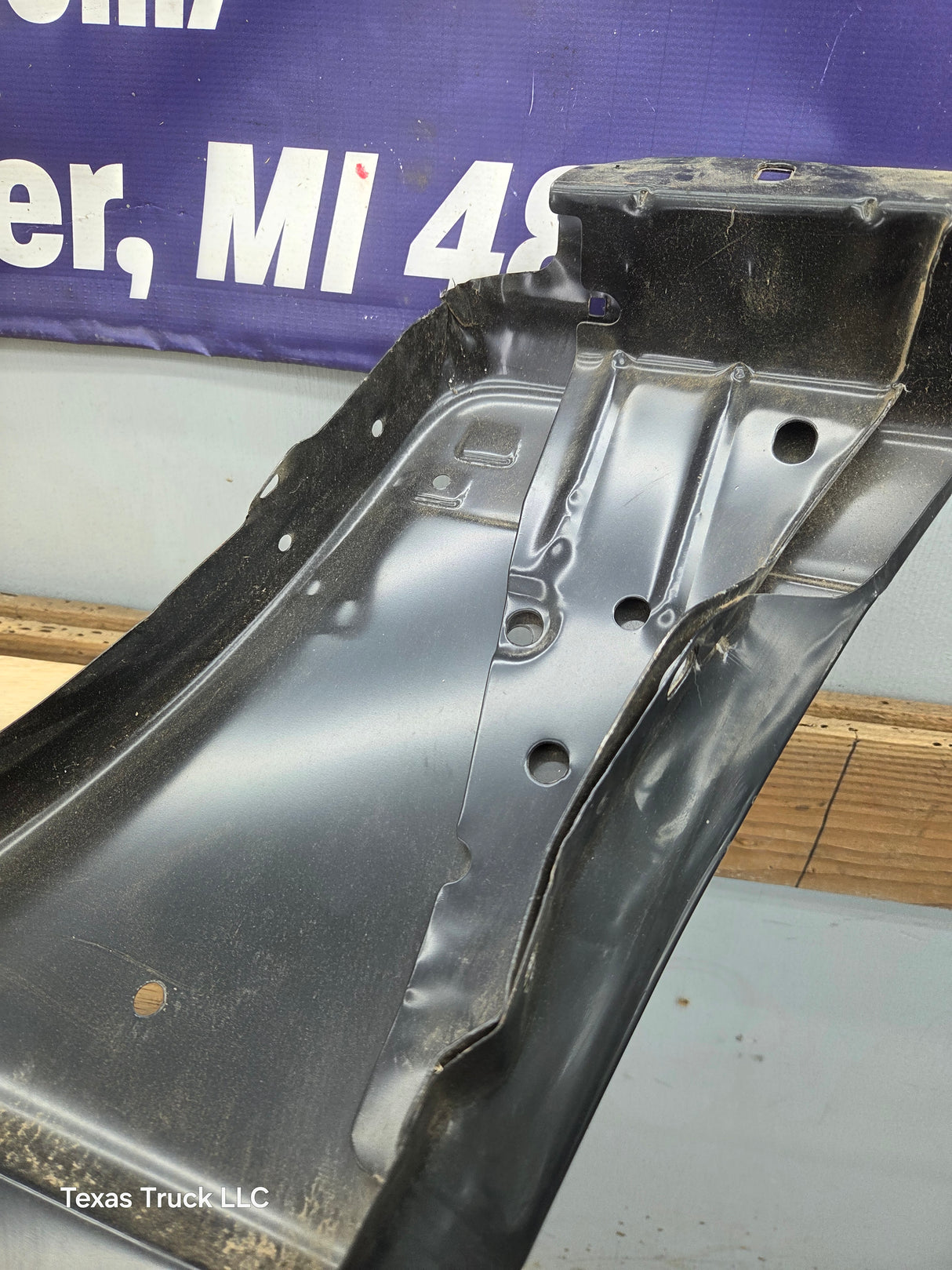 2004-2005 Ford Ranger Front LH Driver Side Fender With Flare Holes