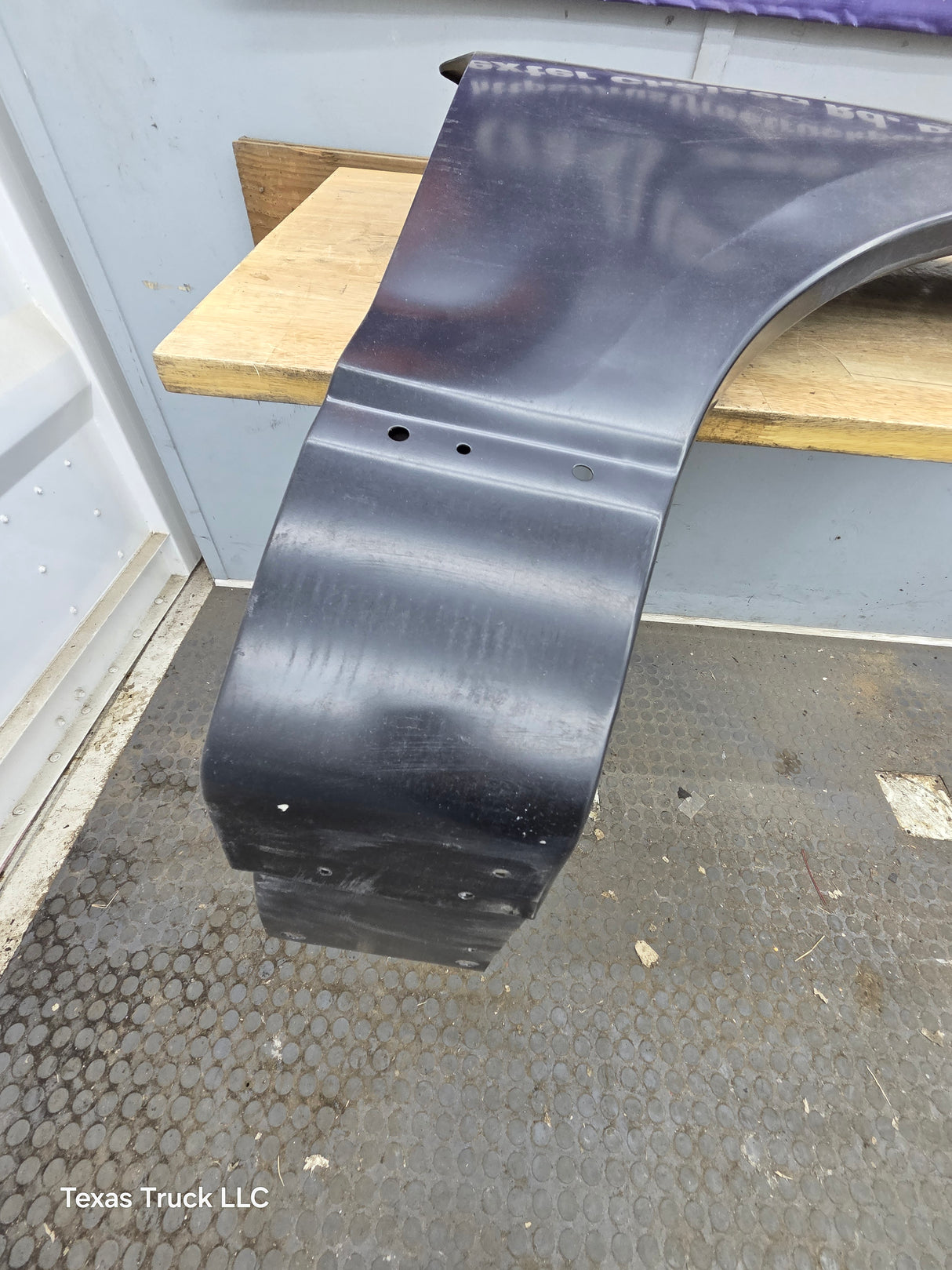 2002-2005 Ford Explorer Passenger Side RH Front Fender W/O Wheel Well Molding