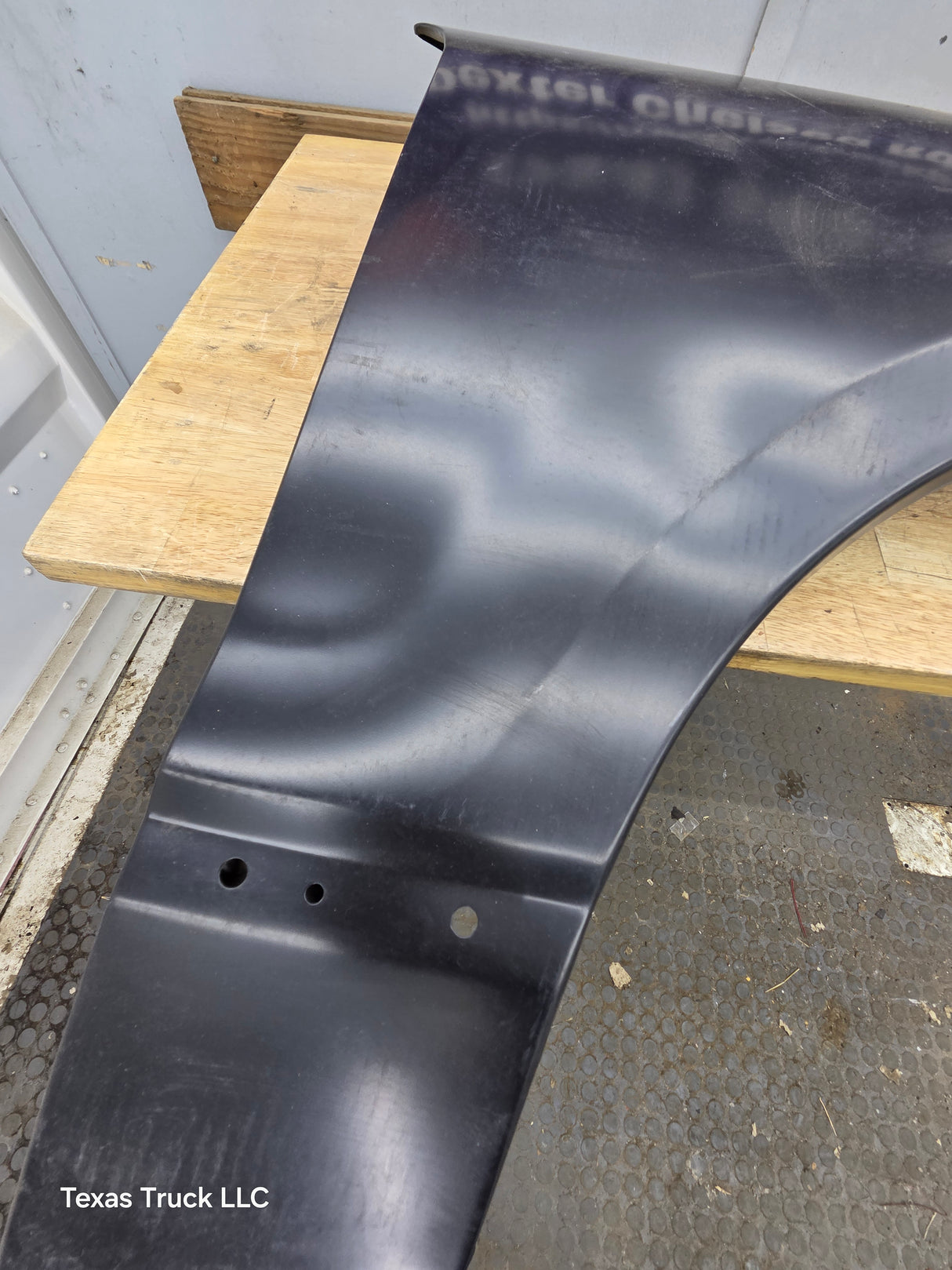 2002-2005 Ford Explorer Passenger Side RH Front Fender W/O Wheel Well Molding