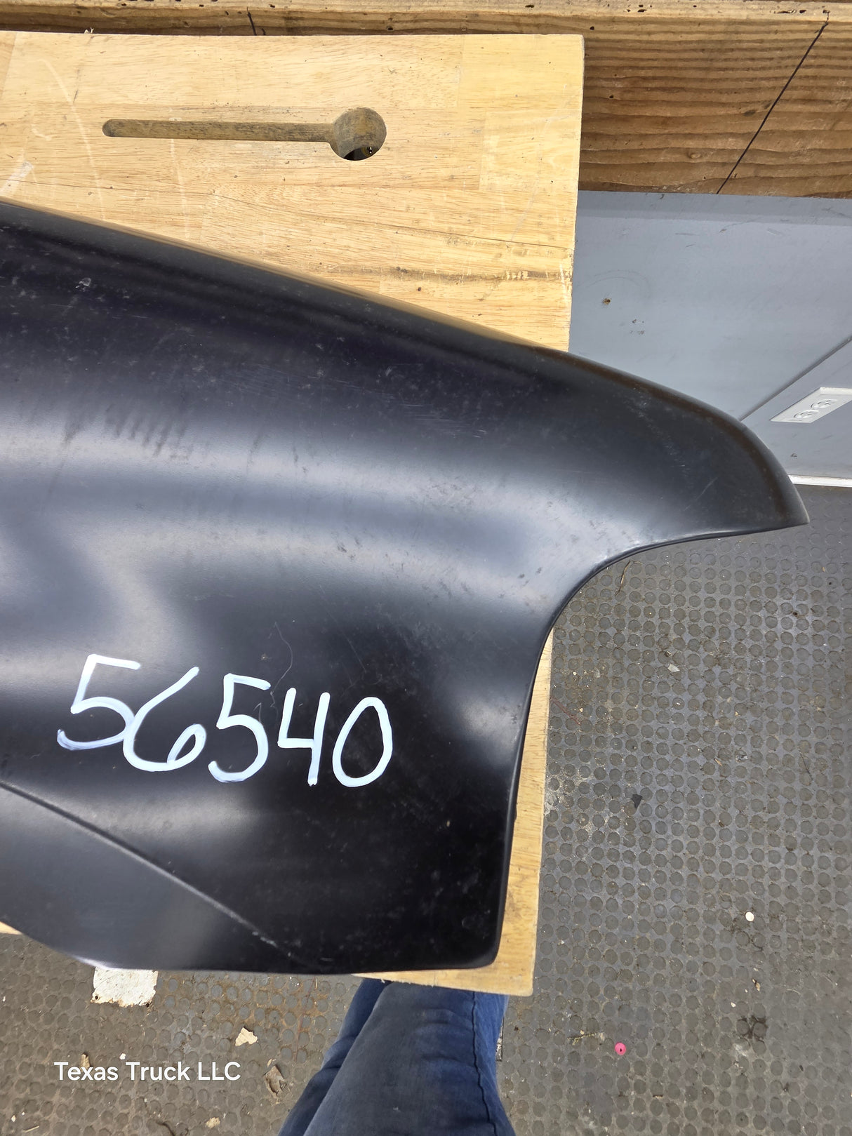 2002-2005 Ford Explorer Passenger Side RH Front Fender W/O Wheel Well Molding