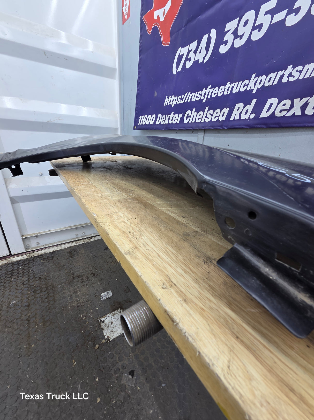 2002-2005 Ford Explorer Passenger Side RH Front Fender W/O Wheel Well Molding