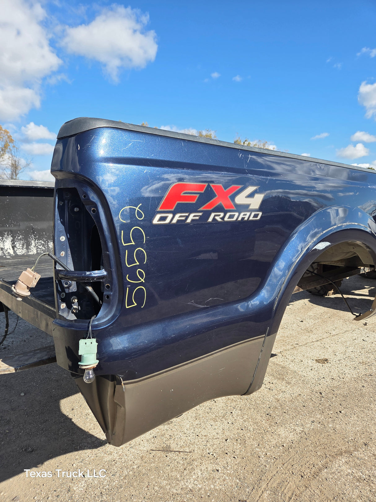 1999-2010 Ford Super Duty F250 F350 6' 9" Short Truck Bed