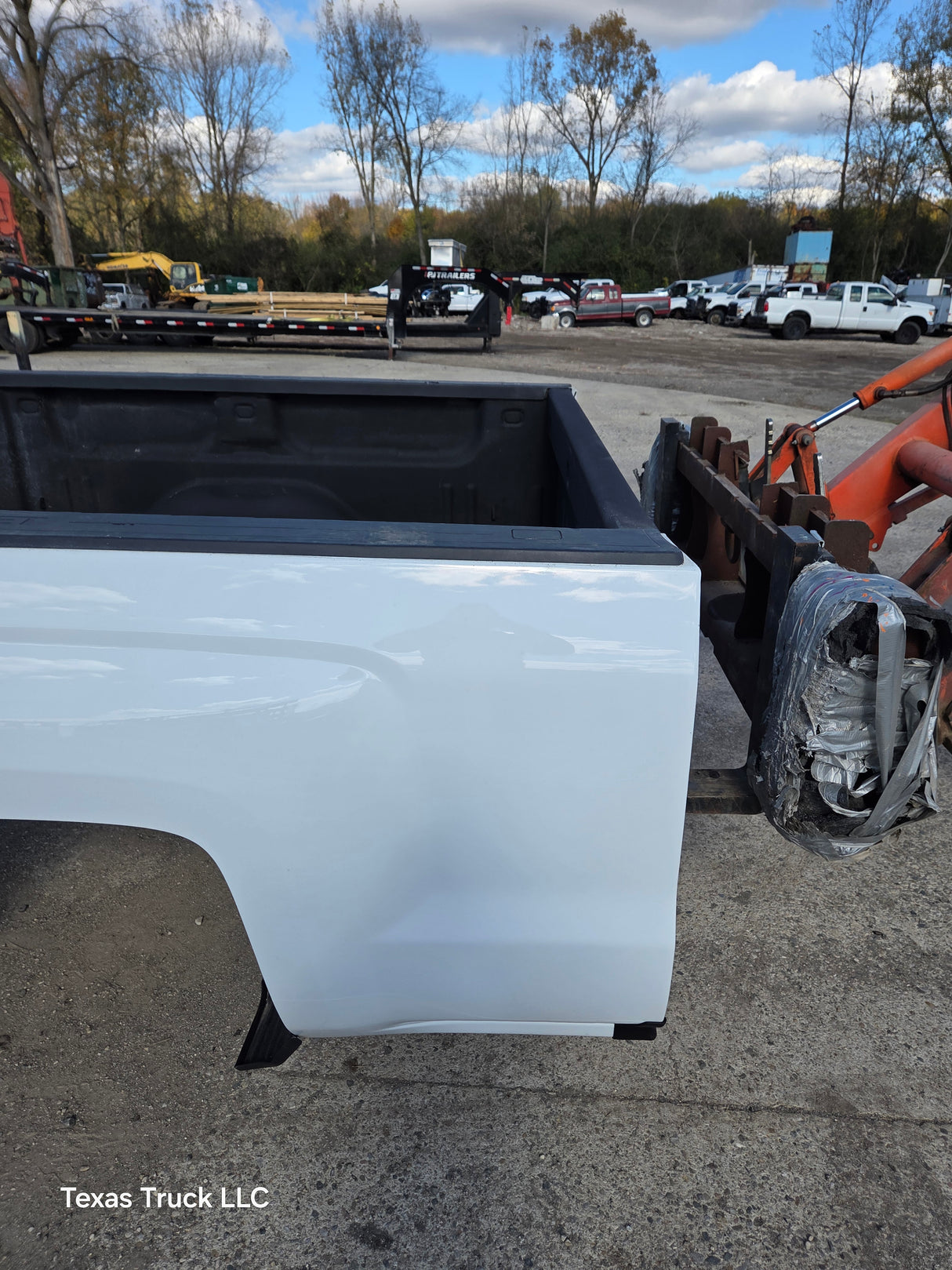 2014-2019 Chevrolet Silverado 1500 2500 3500 HD 6' 6" Short Bed - Summit White