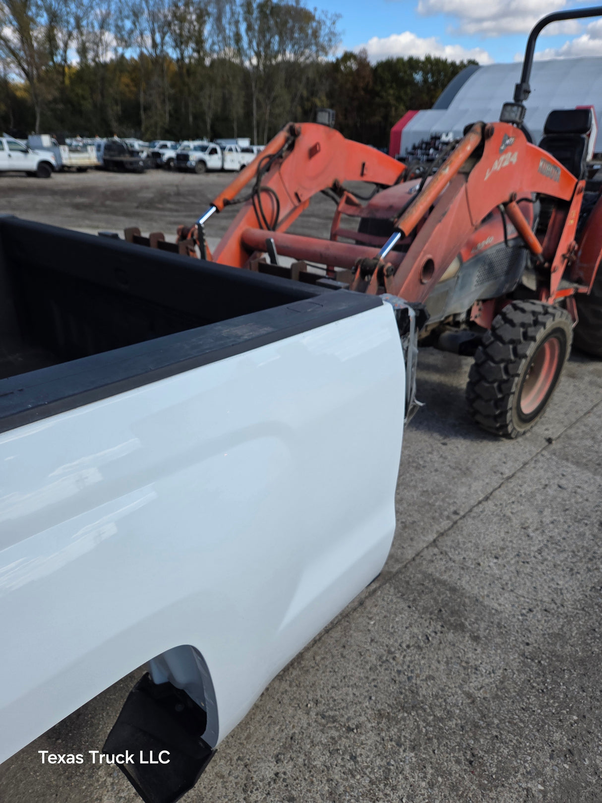 2014-2019 Chevrolet Silverado 1500 2500 3500 HD 6' 6" Short Bed - Summit White