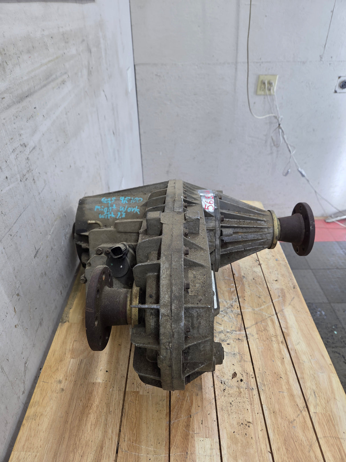 1999-2003 7.3L Power Stroke 273-F Transfer Case Electric Shift Transfer Case P1C34-7A195-JA Ford Pickup F250 F350 F450 F550 Super Duty