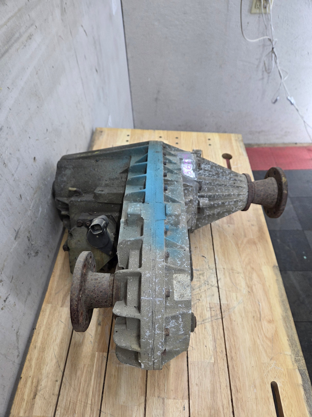 1999-2003 7.3L Power Stroke 273-F Automatic Transmission Transfer Case Electric Shift Transfer Case P1C34-7A195-JA Ford Pickup F250 F350 F450 F550 Super Duty