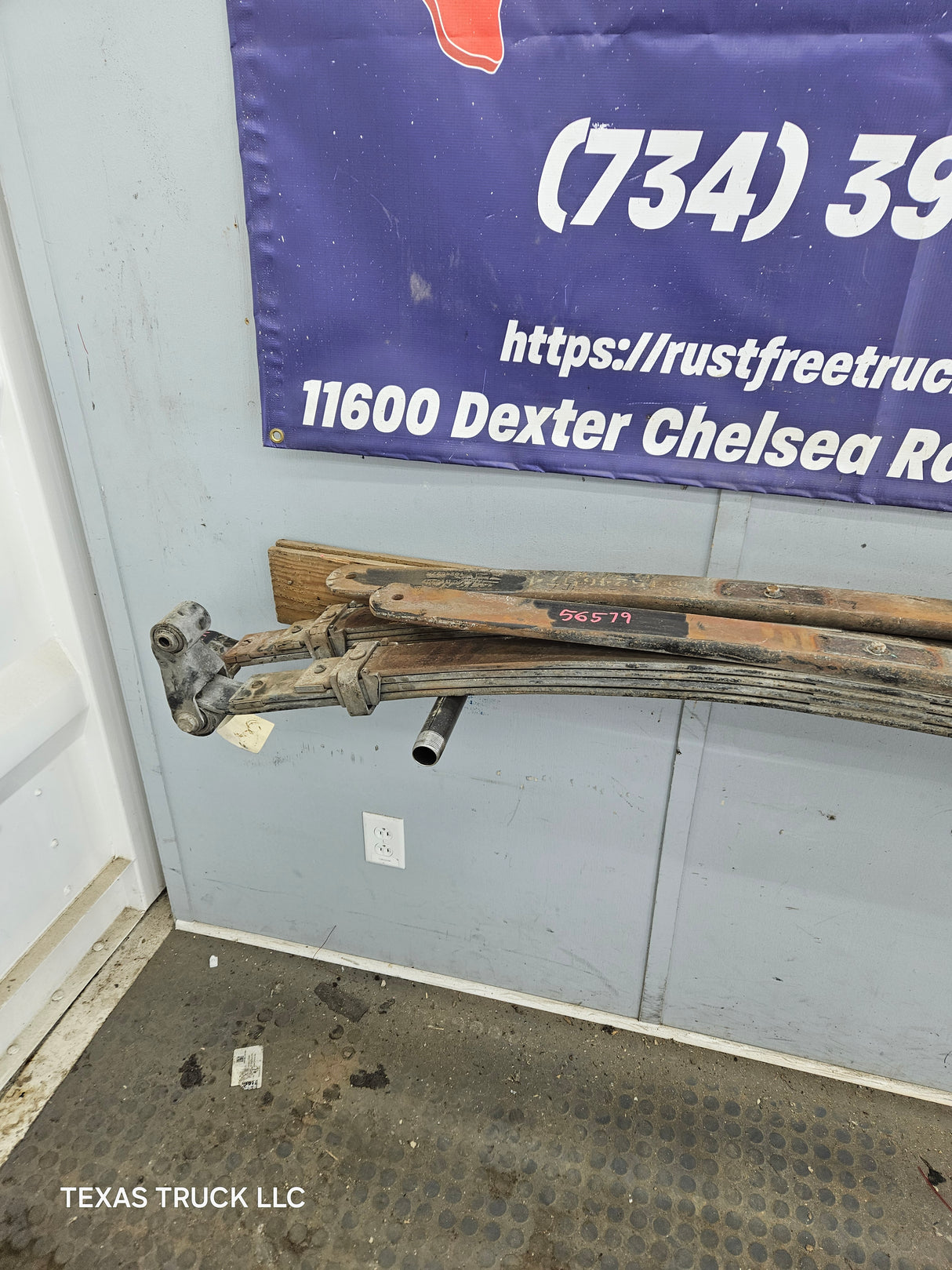 2001-2010 Chevrolet Silverado / GMC Sierra 2500HD 3500HD Rear Leaf Springs - Pair