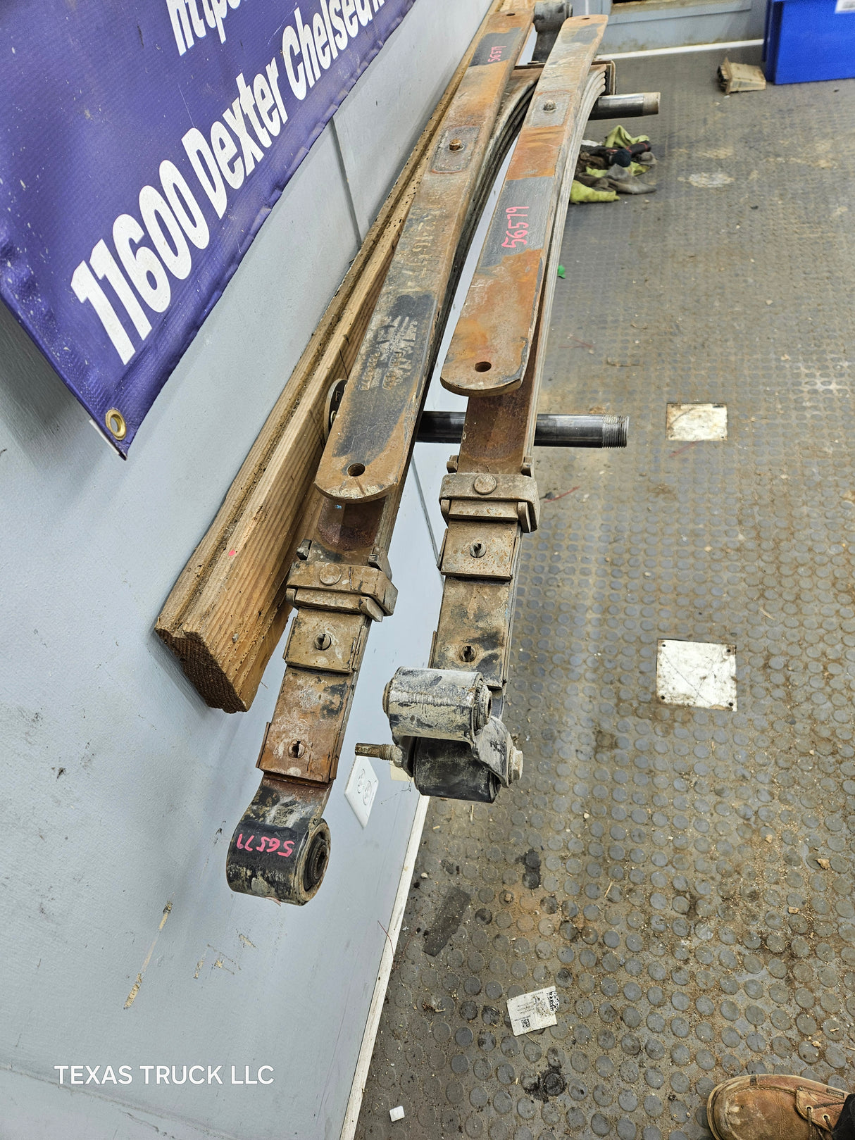 2001-2010 Chevrolet Silverado / GMC Sierra 2500HD 3500HD Rear Leaf Springs - Pair