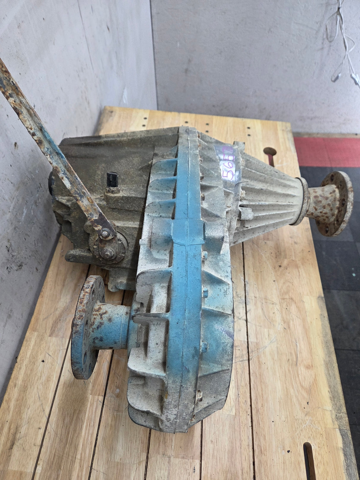 1999-2003 7.3L Power Stroke 271-F Transfer Case Manual Shift Transfer Case Ford Pickup