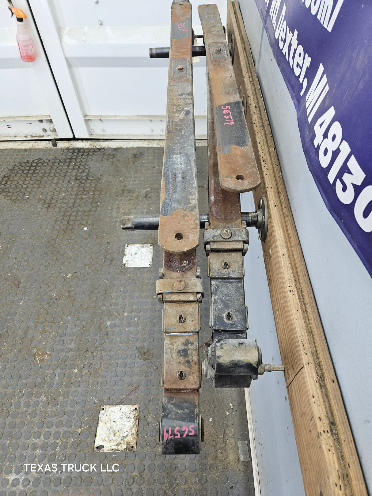 2001-2010 Chevrolet Silverado / GMC Sierra 2500HD 3500HD Rear Leaf Springs - Pair