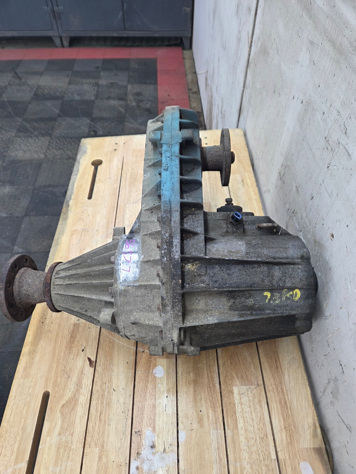 1999-2003 7.3L Power Stroke 271-F Transfer Case Manual Shift Transfer Case Ford Pickup