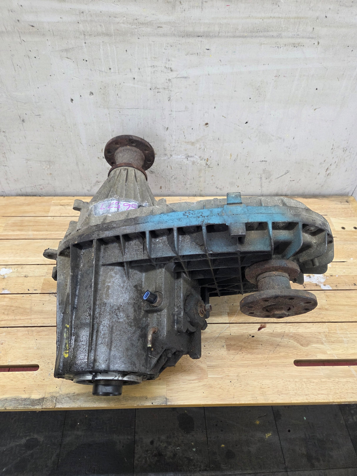 1999-2003 7.3L Power Stroke 271-F Transfer Case Manual Shift Transfer Case Ford Pickup