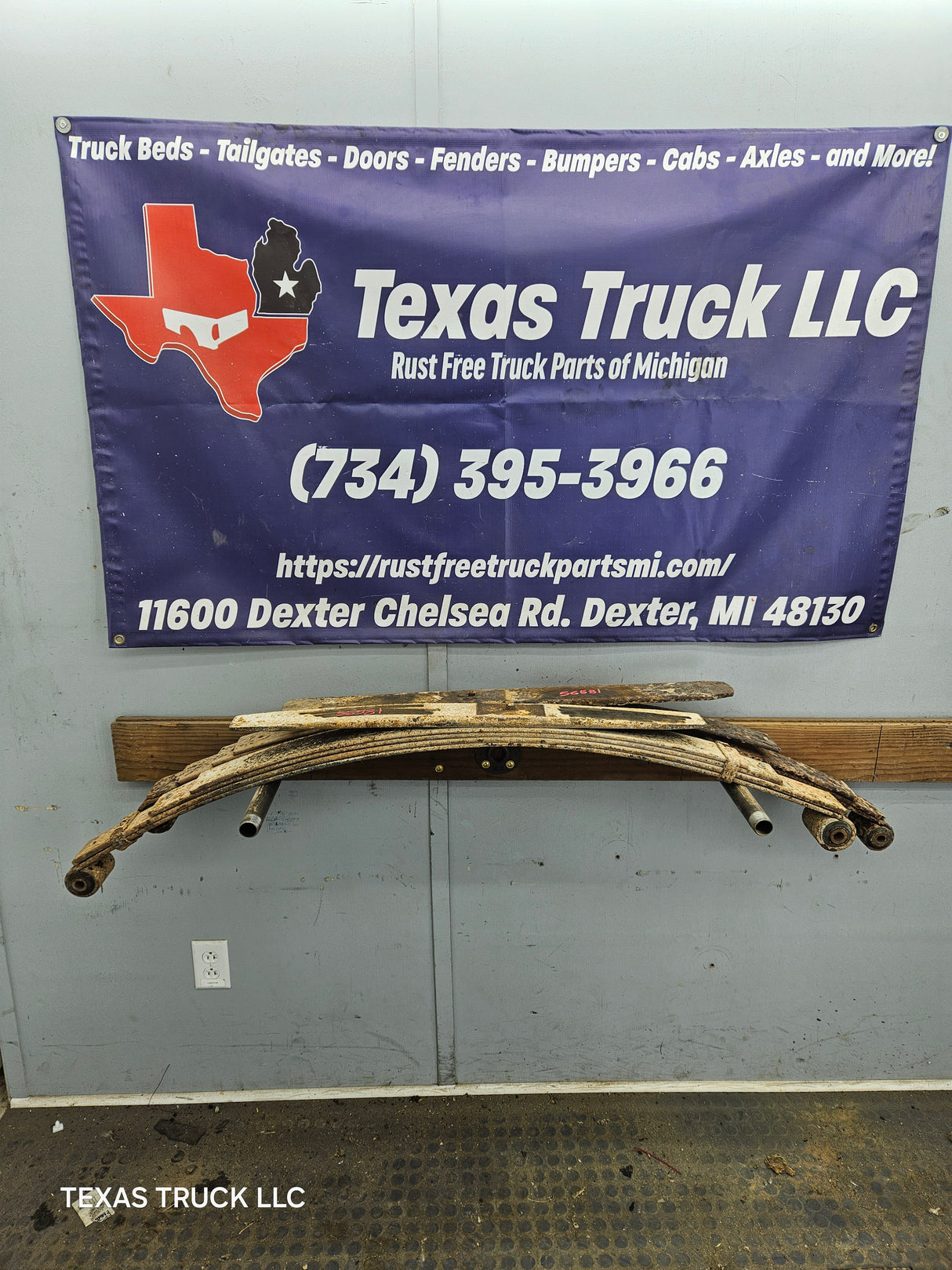 1999-2007 Ford F250 F350 Super Duty Rear Leaf Spring - Pair