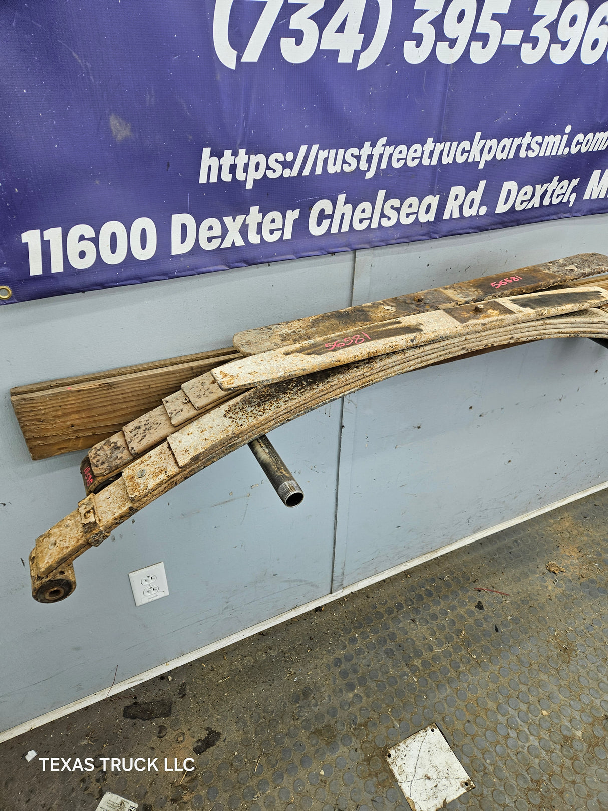 1999-2007 Ford F250 F350 Super Duty Rear Leaf Spring - Pair