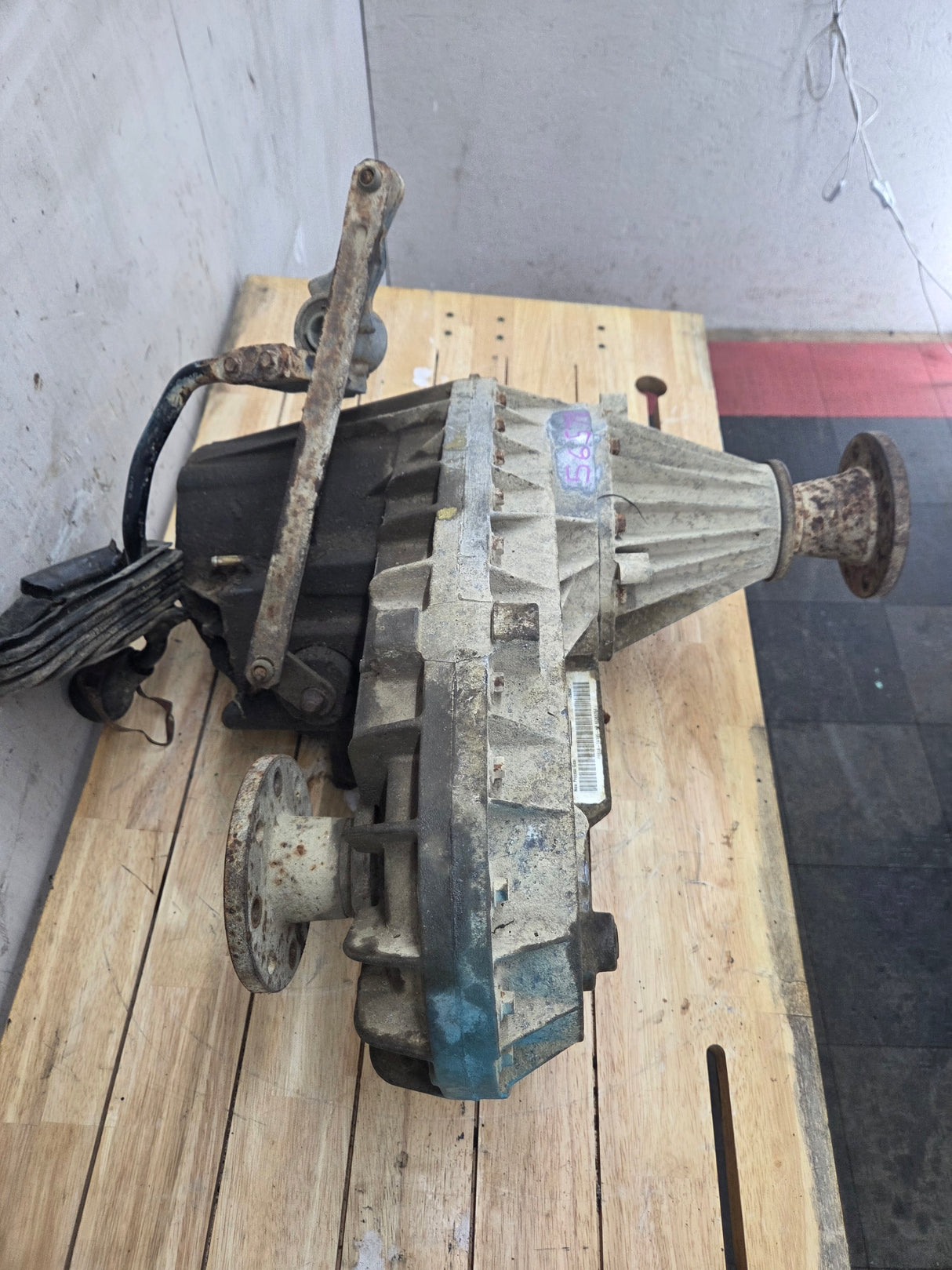 1999-2003 7.3L Power Stroke 271-F Transfer Case Manual Shift Transfer Case Ford Pickup