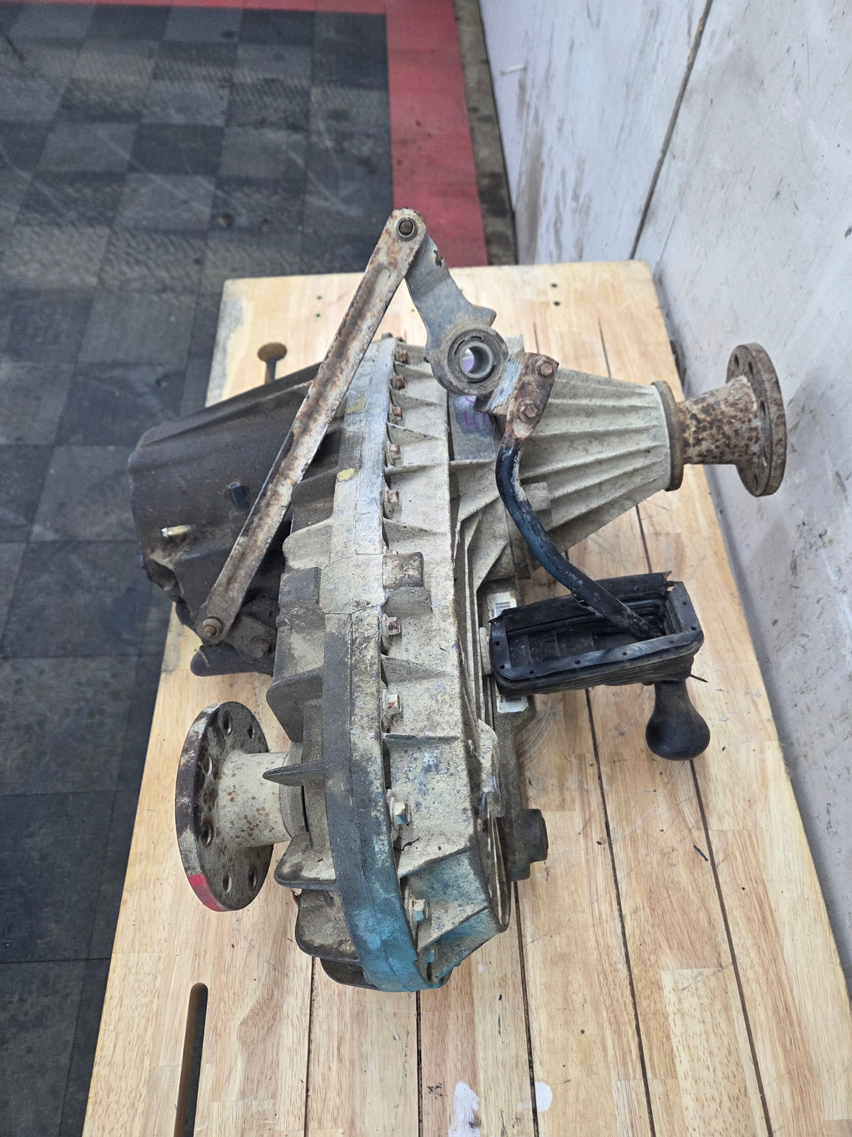 1999-2003 7.3L Power Stroke 271-F Transfer Case Manual Shift Transfer Case Ford Pickup
