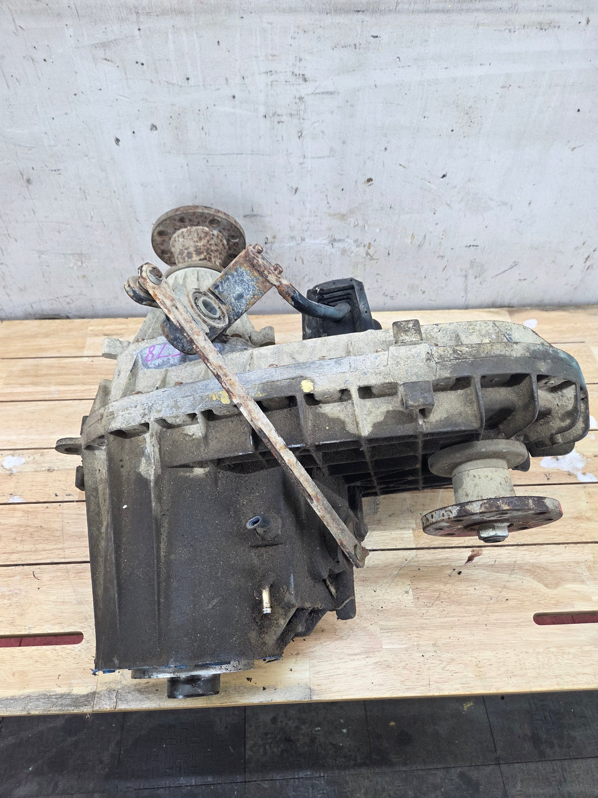 1999-2003 7.3L Power Stroke 271-F Transfer Case Manual Shift Transfer Case Ford Pickup