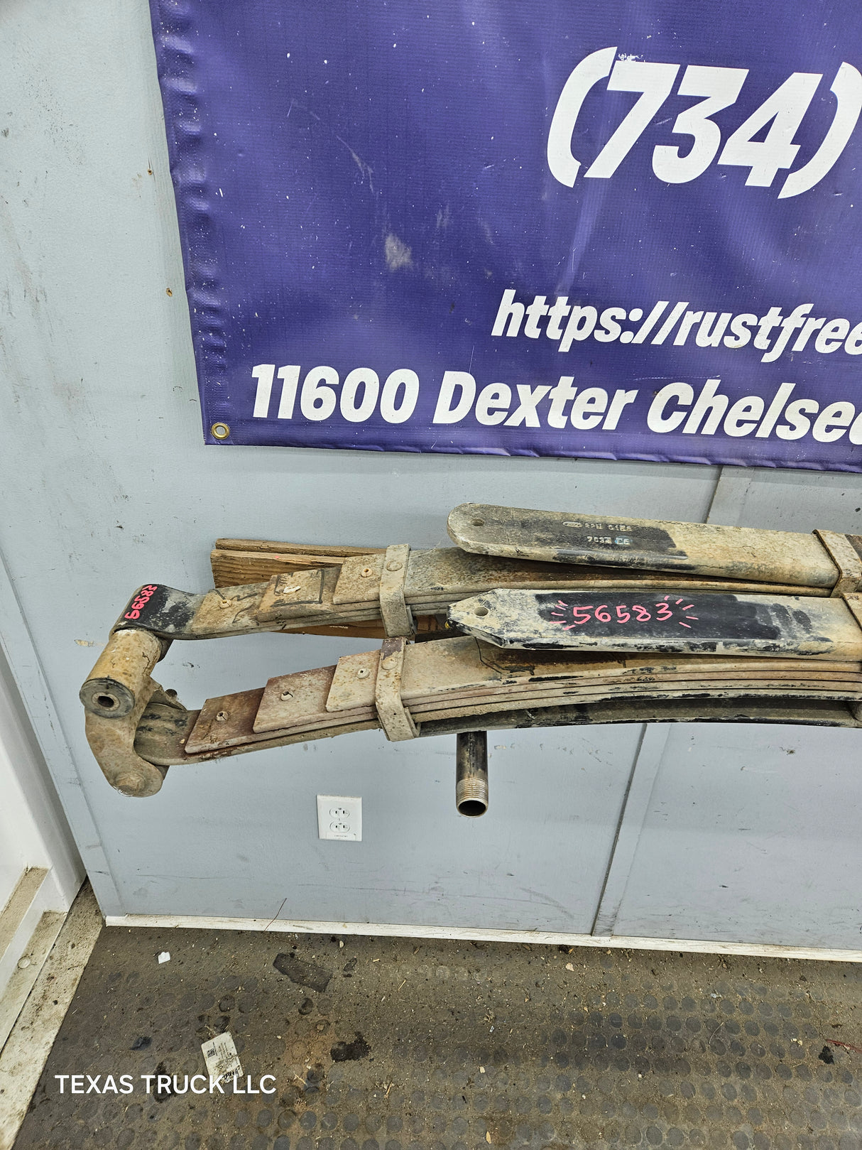 2008-2010 Ford F250 F350 Super Duty Rear Leaf Springs - Pair