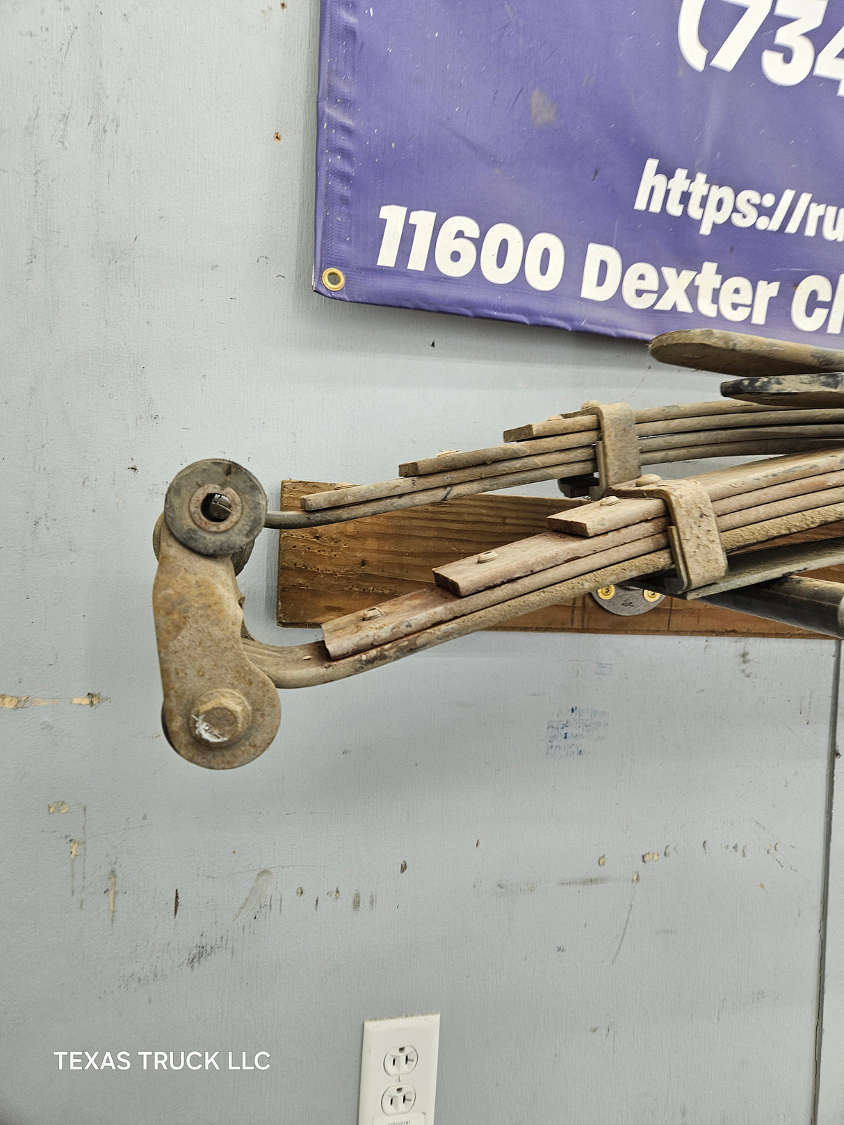2008-2010 Ford F250 F350 Super Duty Rear Leaf Springs - Pair