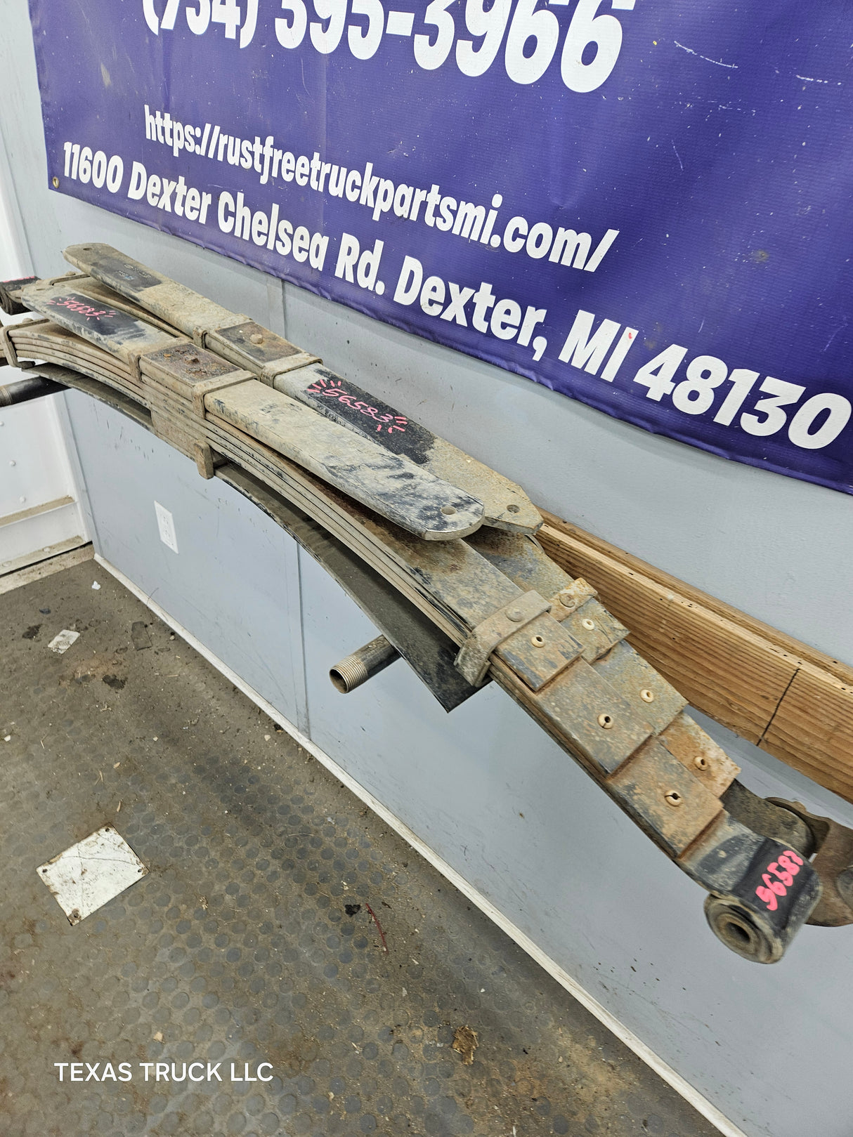 2008-2010 Ford F250 F350 Super Duty Rear Leaf Springs - Pair