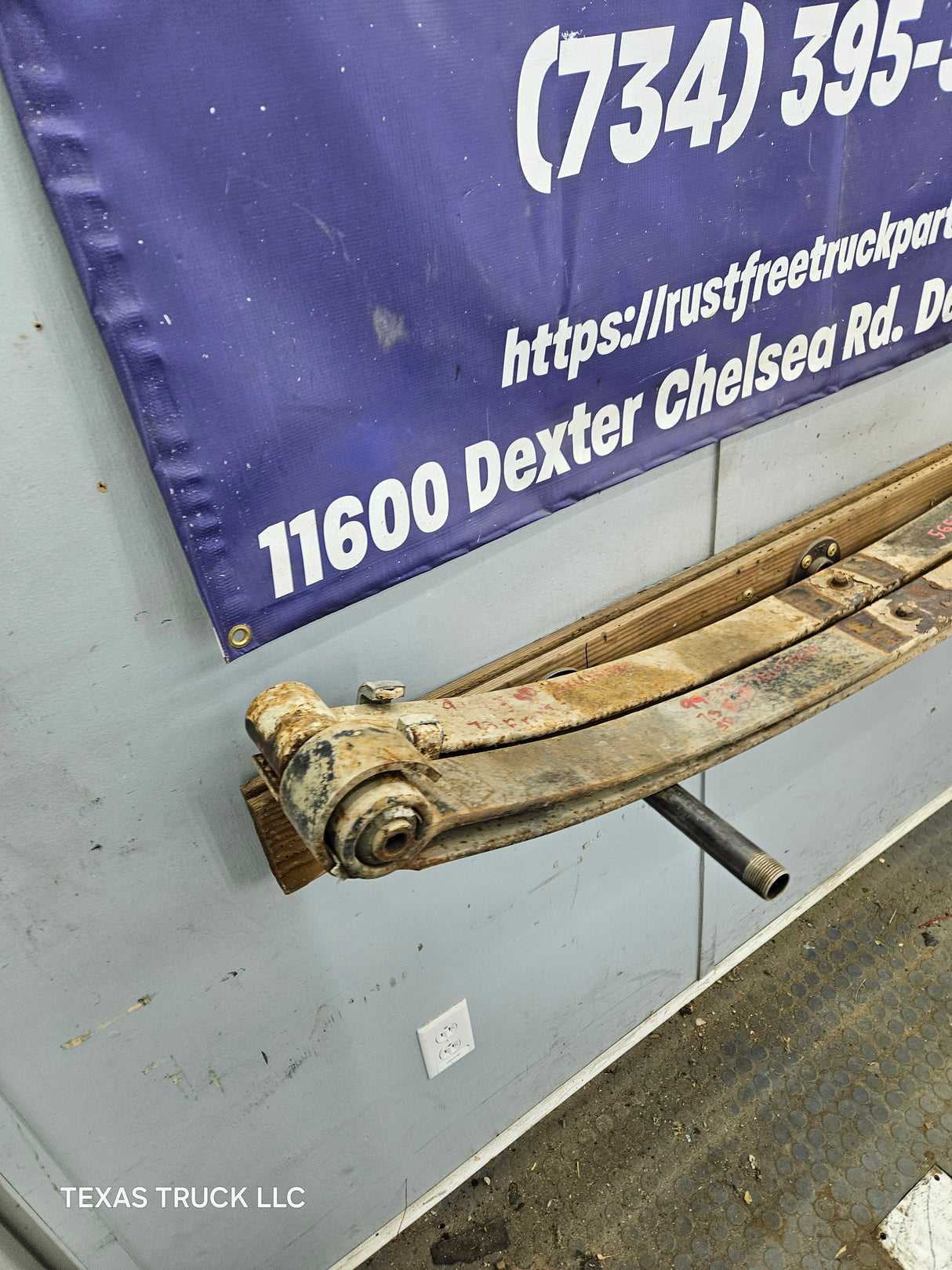 1999-2004 Ford F250 F350 Super Duty Excursion Front Leaf Springs - Pair