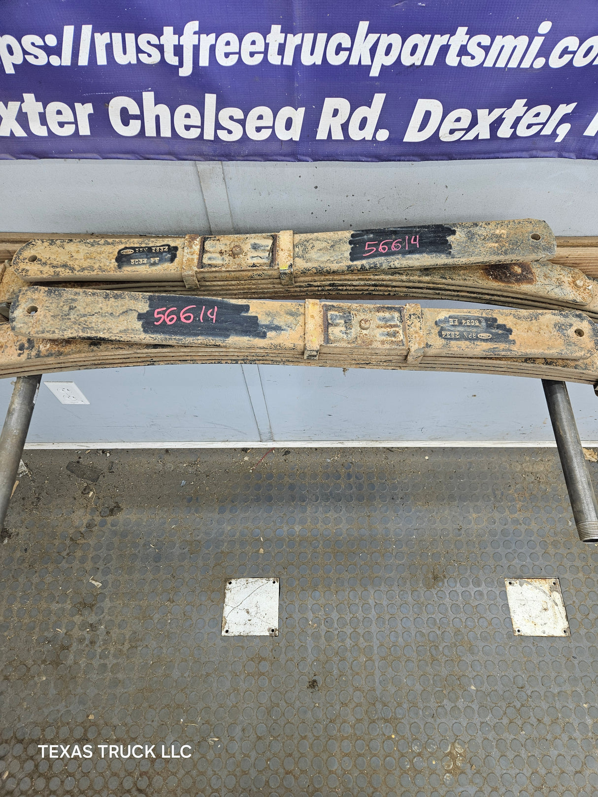 1999-2007 Ford F250 F350 Super Duty Rear Leaf Springs - Pair