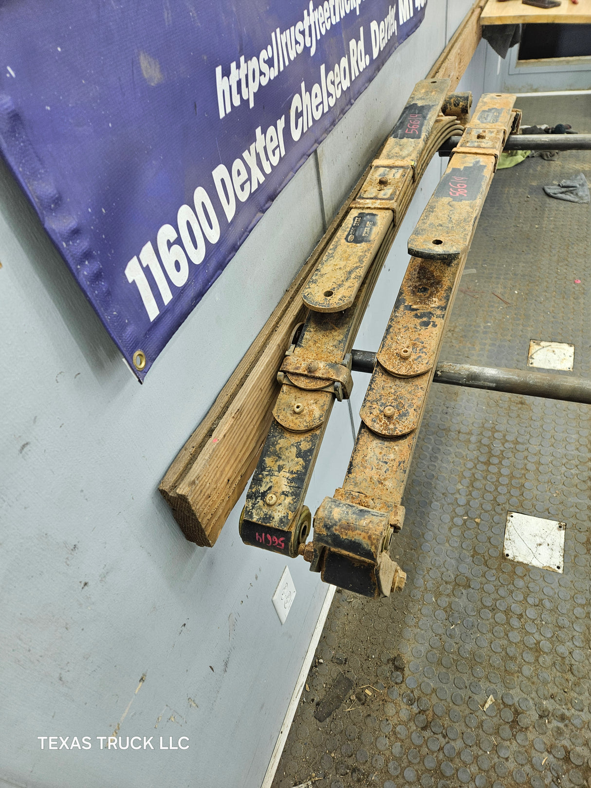 1999-2007 Ford F250 F350 Super Duty Rear Leaf Springs - Pair