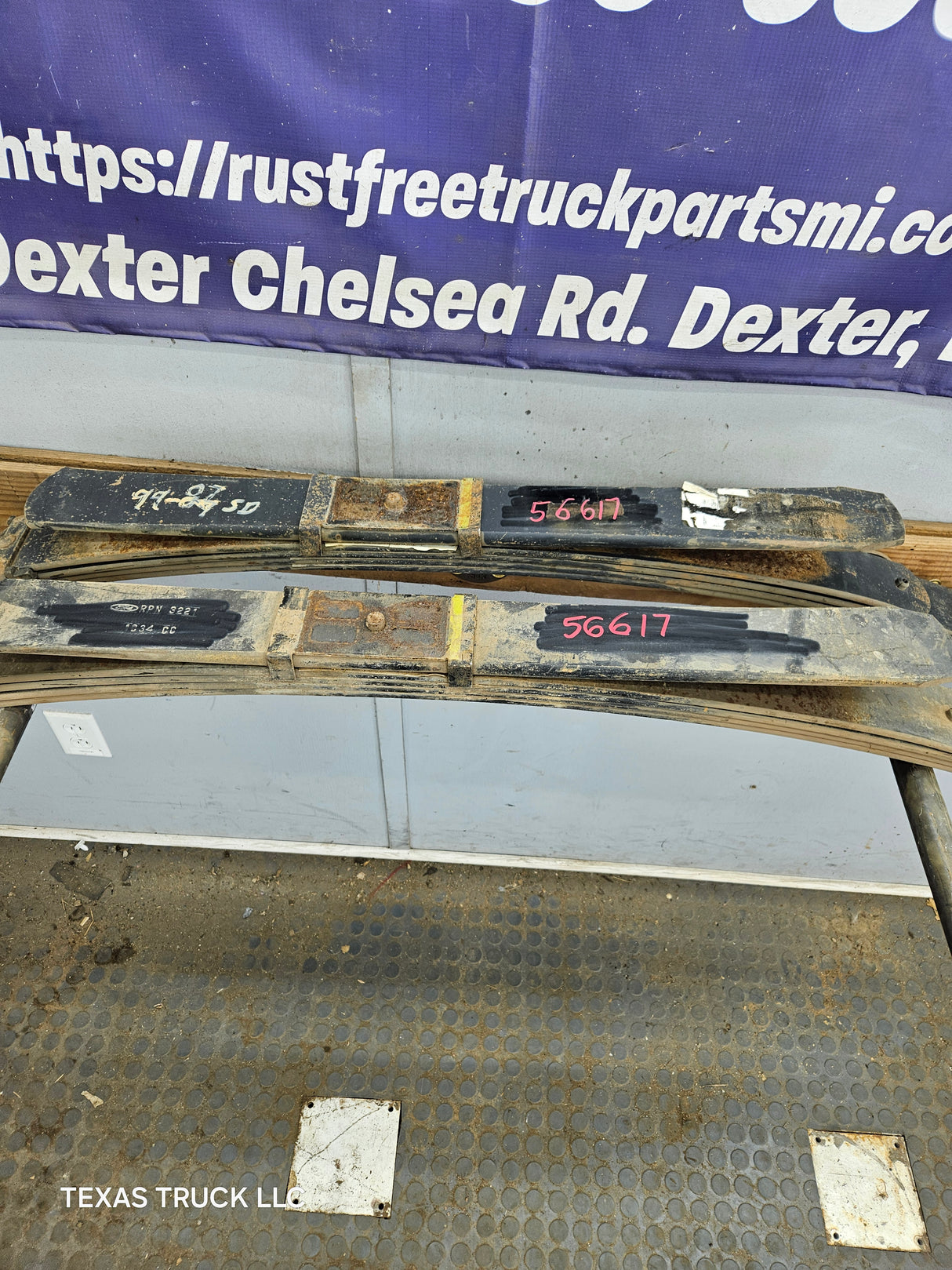 1999-2007 Ford F250 F350 Super Duty Rear Leaf Springs - Pair