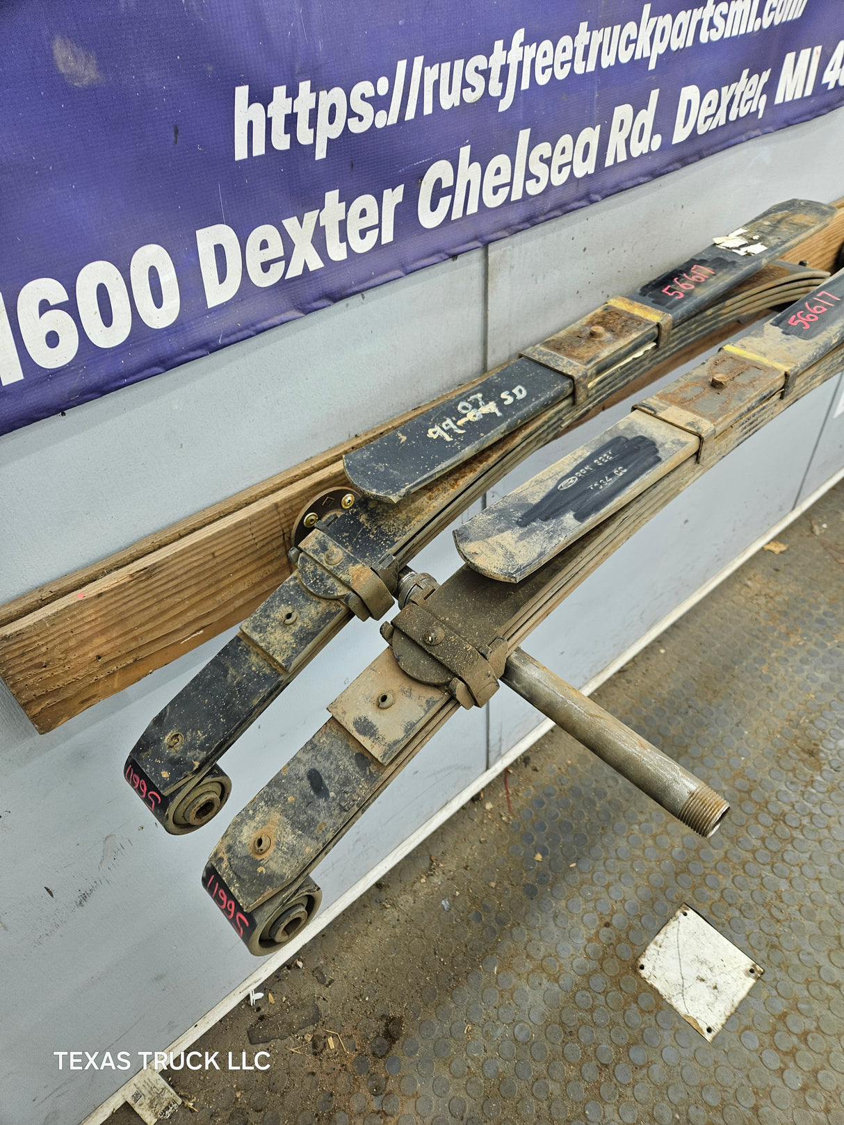 1999-2007 Ford F250 F350 Super Duty Rear Leaf Springs - Pair