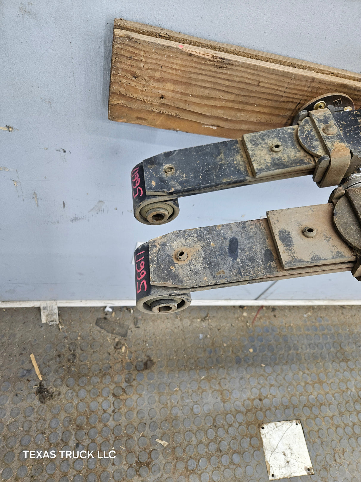 1999-2007 Ford F250 F350 Super Duty Rear Leaf Springs - Pair