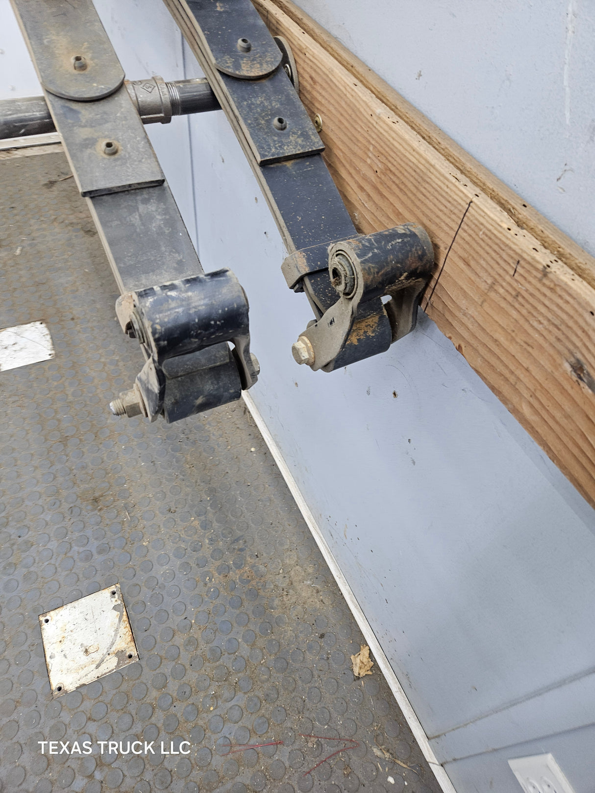 1999-2007 Ford F250 F350 Super Duty Rear Leaf Springs - Pair