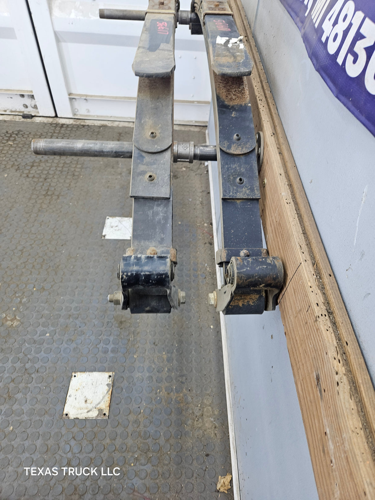 1999-2007 Ford F250 F350 Super Duty Rear Leaf Springs - Pair