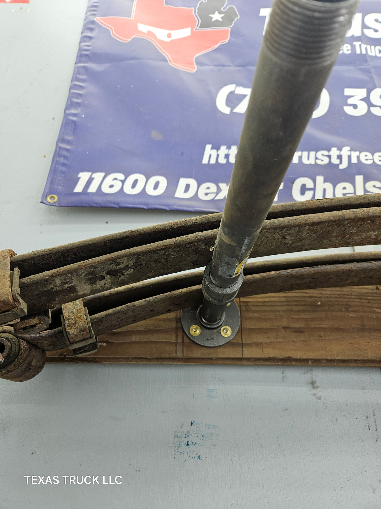 1999-2004 Ford F250 F350 Super Duty Excursion Front Leaf Springs - Pair