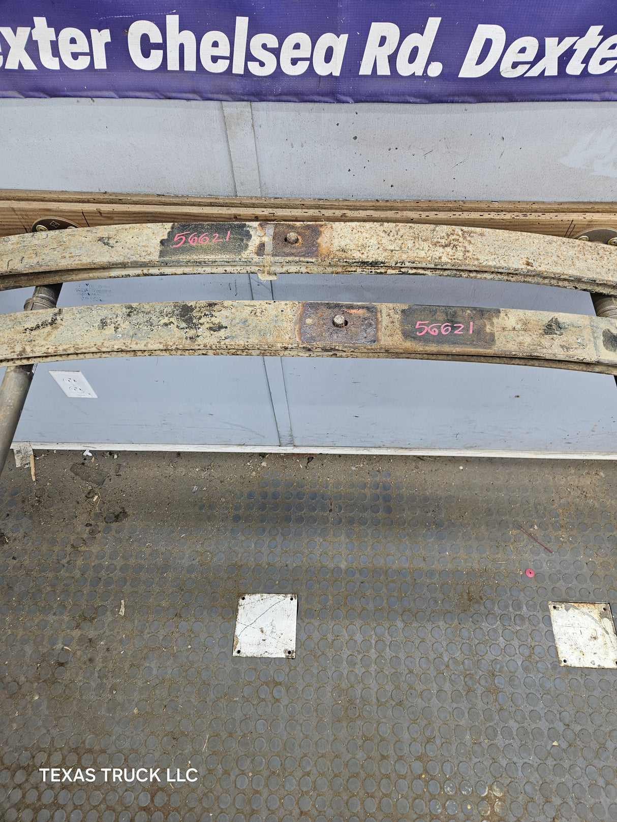1999-2004 Ford F250 F350 Super Duty Excursion Front Leaf Springs - Pair