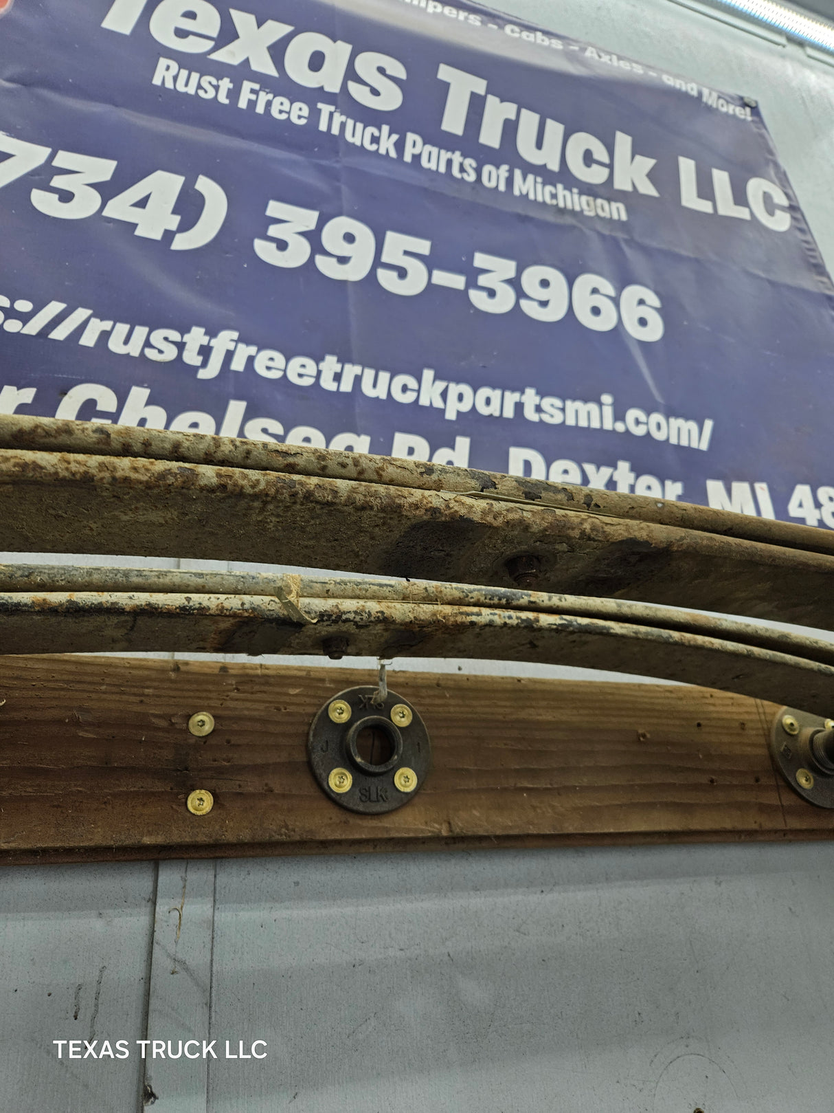 1999-2004 Ford F250 F350 Super Duty Excursion Front Leaf Springs - Pair