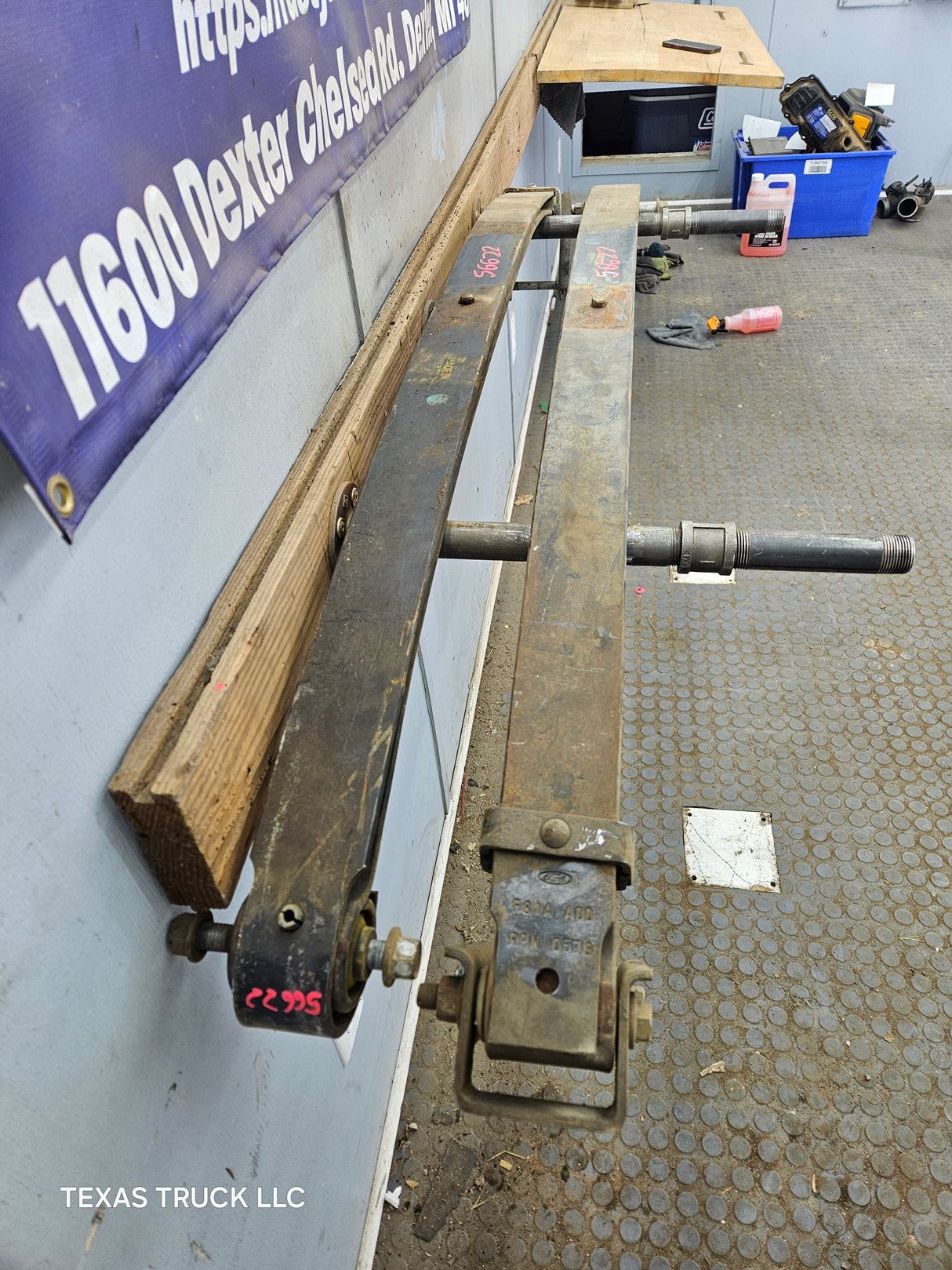 1999-2004 Ford F250 F350 Super Duty Excursion Front Leaf Springs - Pair