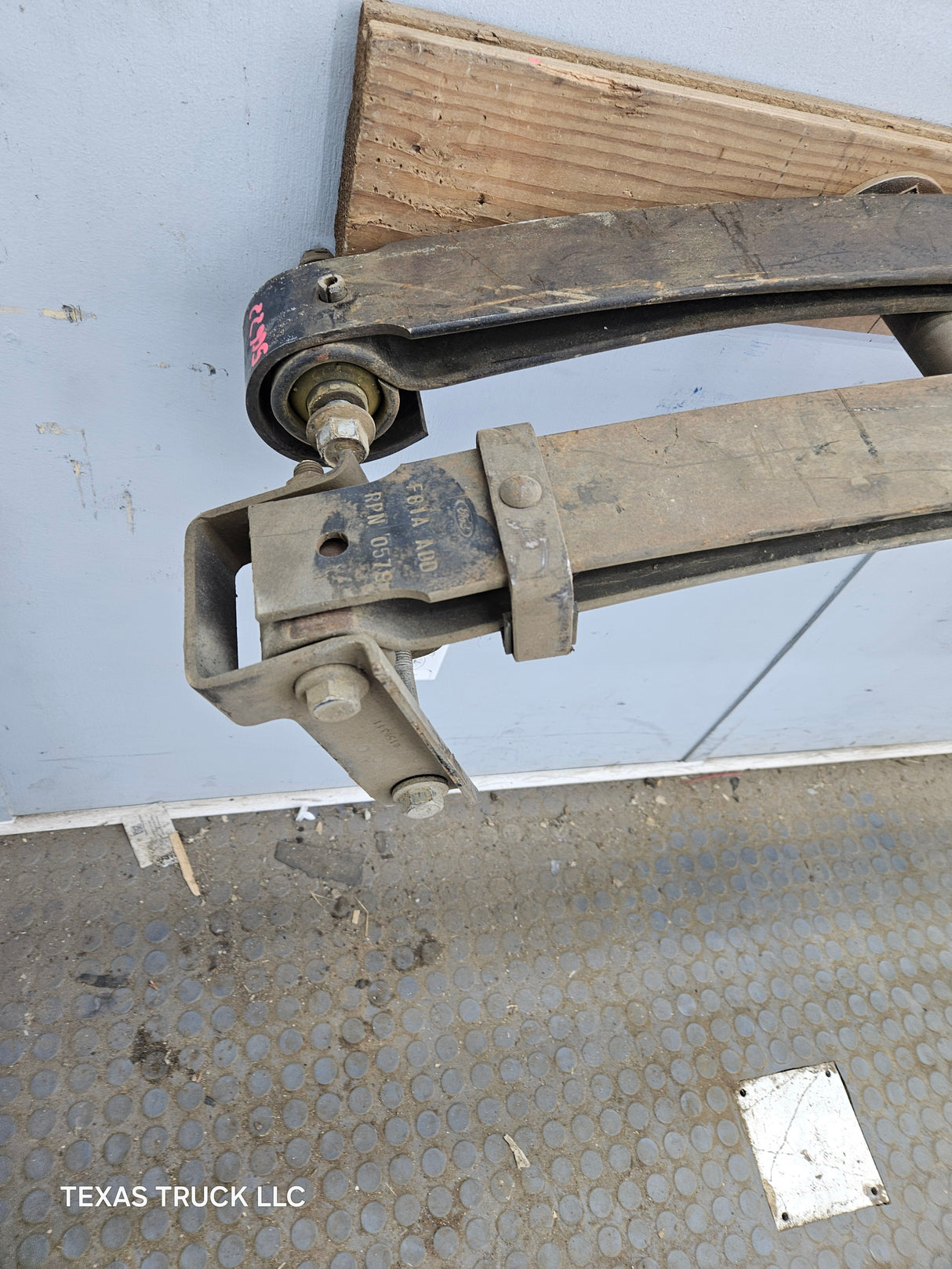1999-2004 Ford F250 F350 Super Duty Excursion Front Leaf Springs - Pair