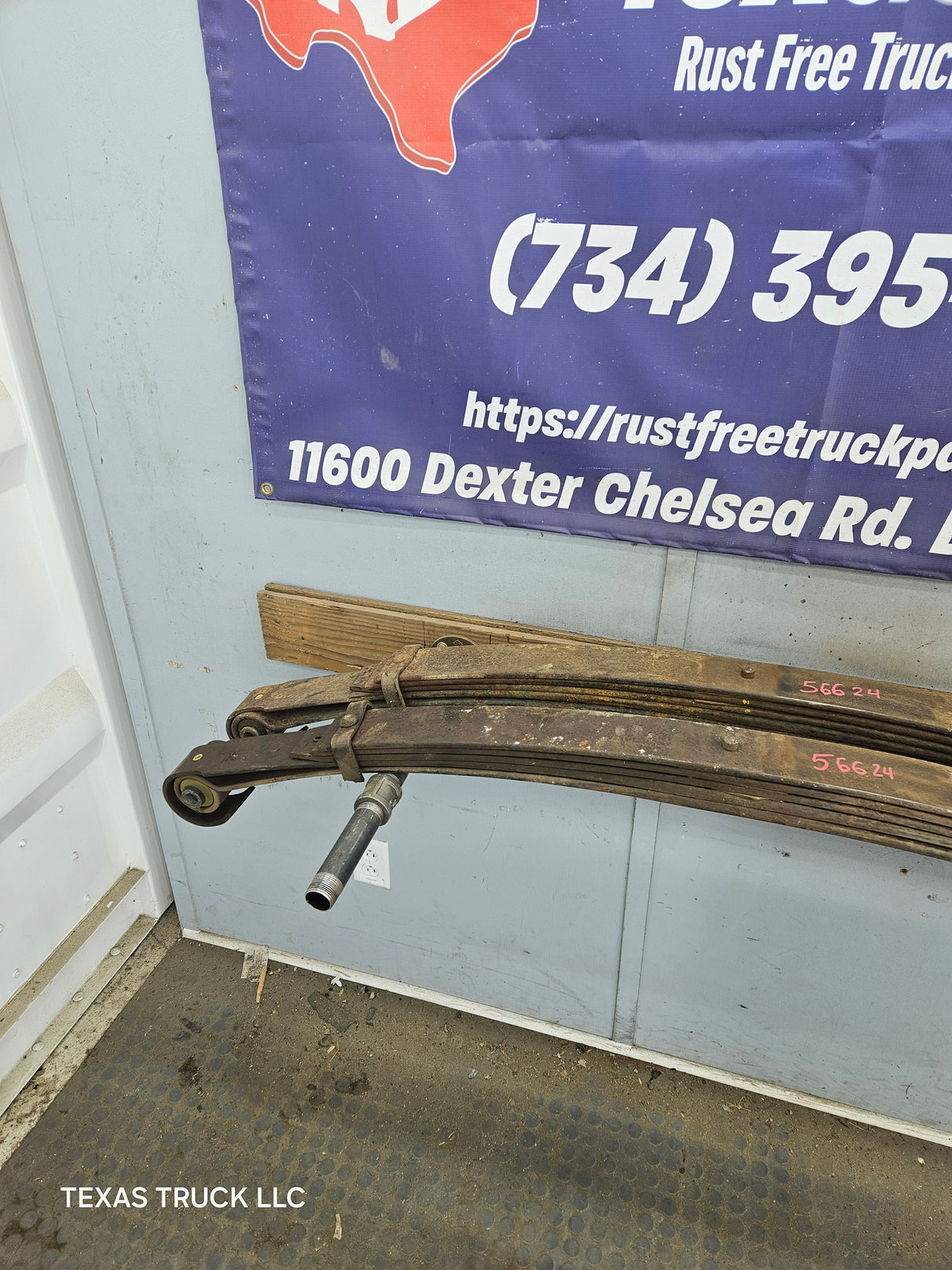 1999-2004 Ford F250 F350 Super Duty Excursion EXTRA HEAVY DUTY Front Leaf Springs - Pair