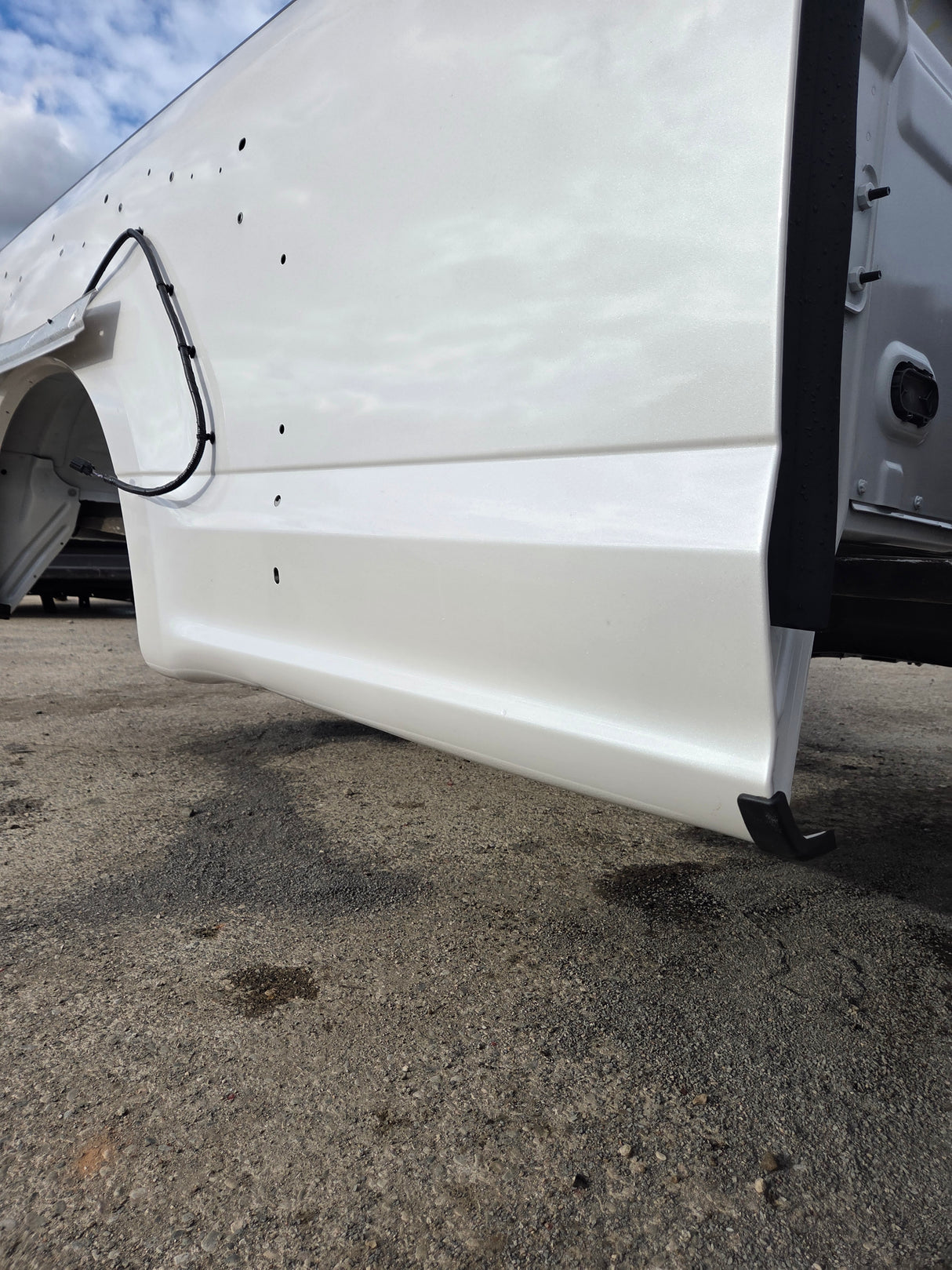2017-2022 Ford Super Duty F350 F450 F550 8' Dually Bed - Pearl White