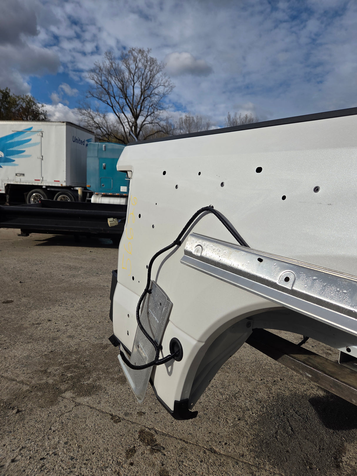 2017-2022 Ford Super Duty F350 F450 F550 8' Dually Bed - Pearl White