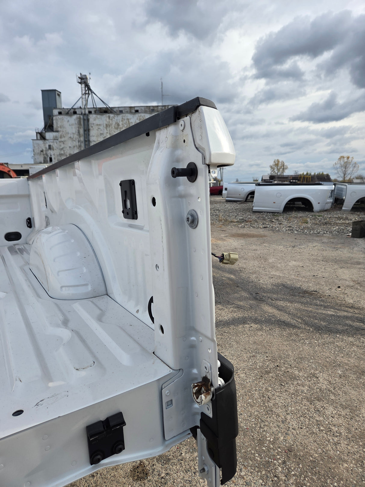 2017-2022 Ford Super Duty F350 F450 F550 8' Dually Bed - Pearl White